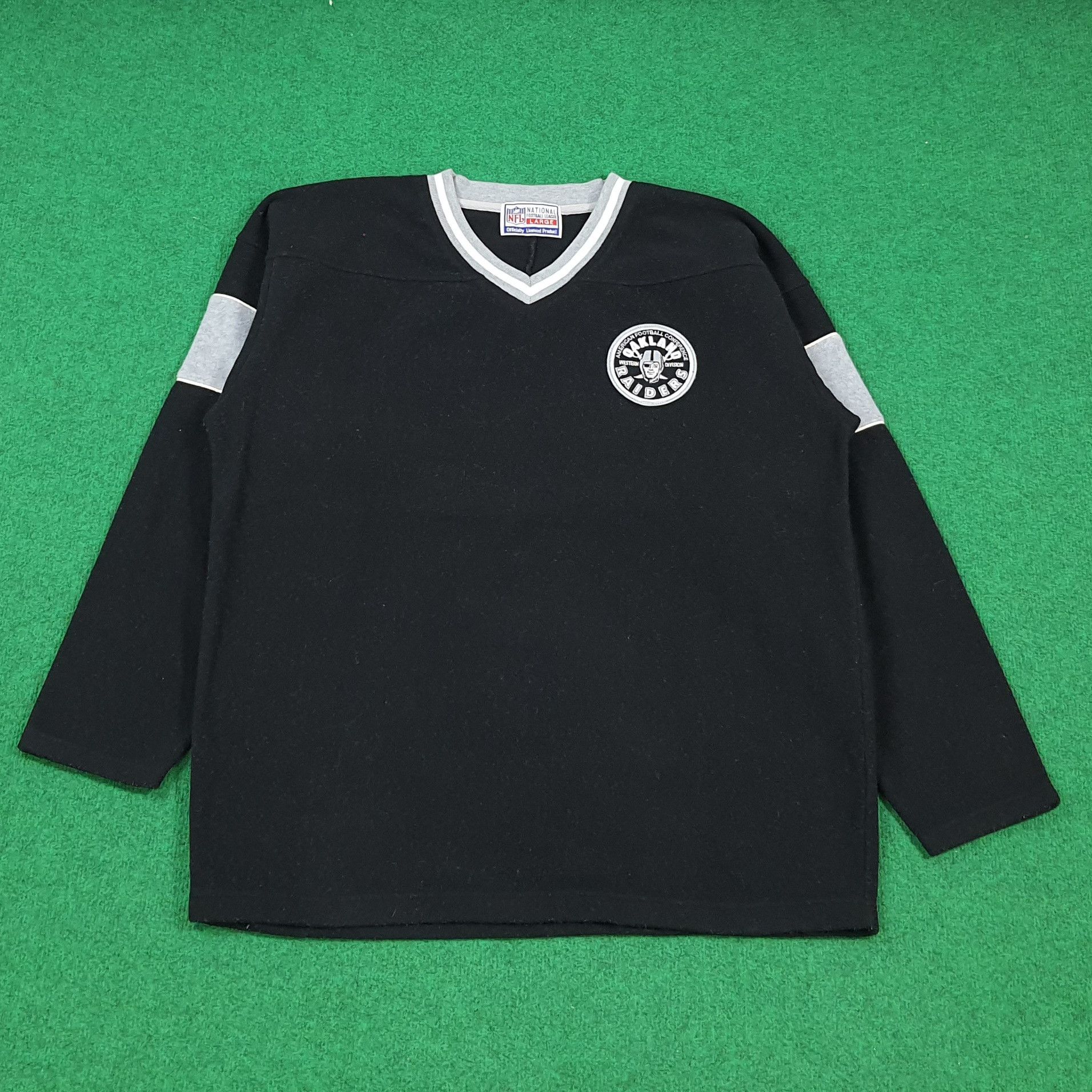 NFL Vinatge 90s Oakland Raiders NFL Goldwin Sweatshirt C292N22 Size US XL / EU 56 / 4 - 1 Thumbnail