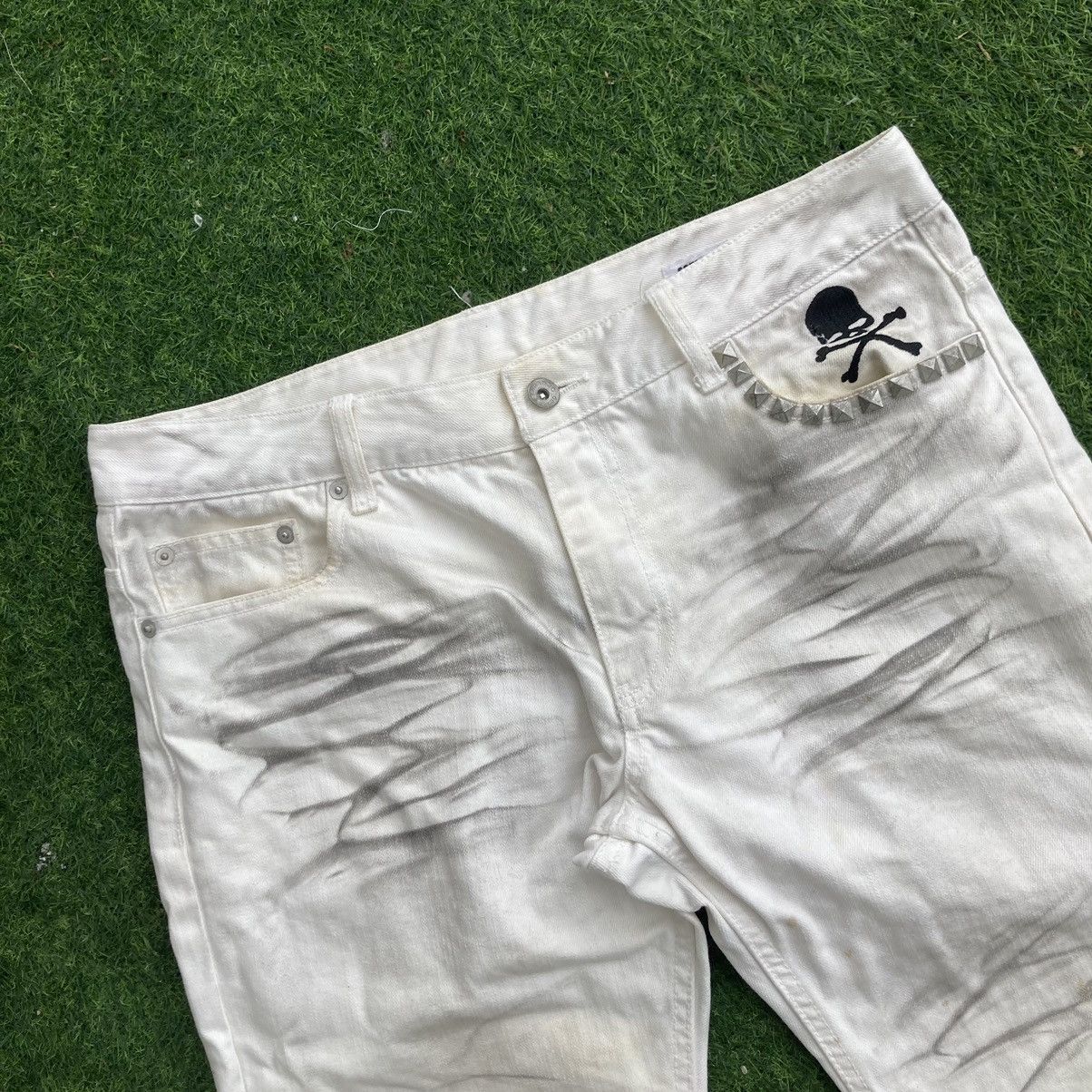 semanticdesign SEMANTIC DESIGN STUDDED WHITE BOOTCUT DENIM JEANS Size US 34 / EU 50 - 3 Thumbnail