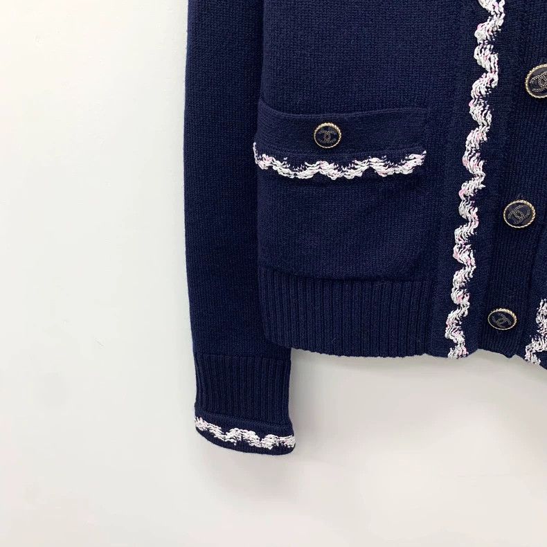 Chanel Chanel Navy Cashmere Cardigan with VNeck -2505 Size US XXS / EU 40 - 4 Thumbnail