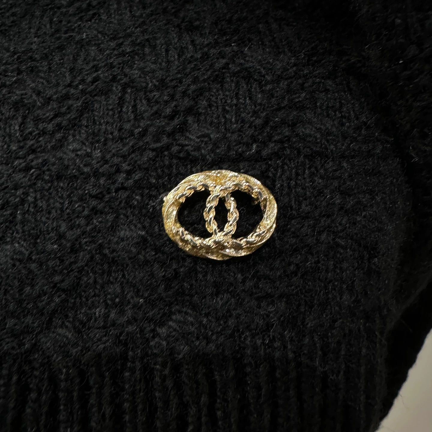 Chanel Chanel 23B Cashmere Off-Shoulder Chain Sweater 36 Size XS / US 0-2 / IT 36-38 - 6 Thumbnail