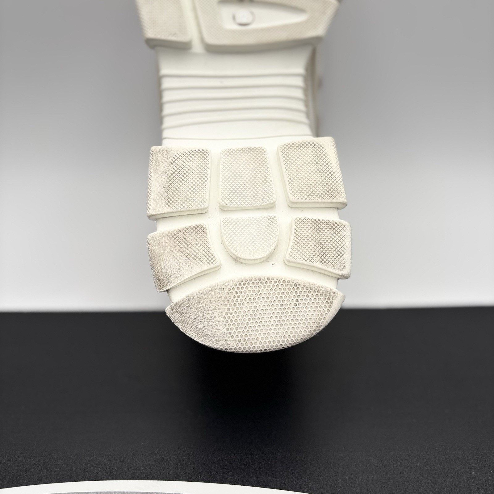 Gucci Gucci Flashtrek SEGA ' White, Beige ' | GREAT CONDITION! Size US 12.5 / EU 45-46 - 9 Thumbnail