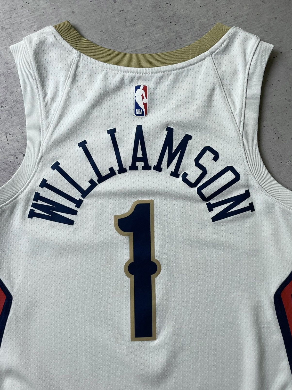NBA Nike New Orleans Pelicans Zion Williamson Size US M / EU 48-50 / 2 - 7 Thumbnail