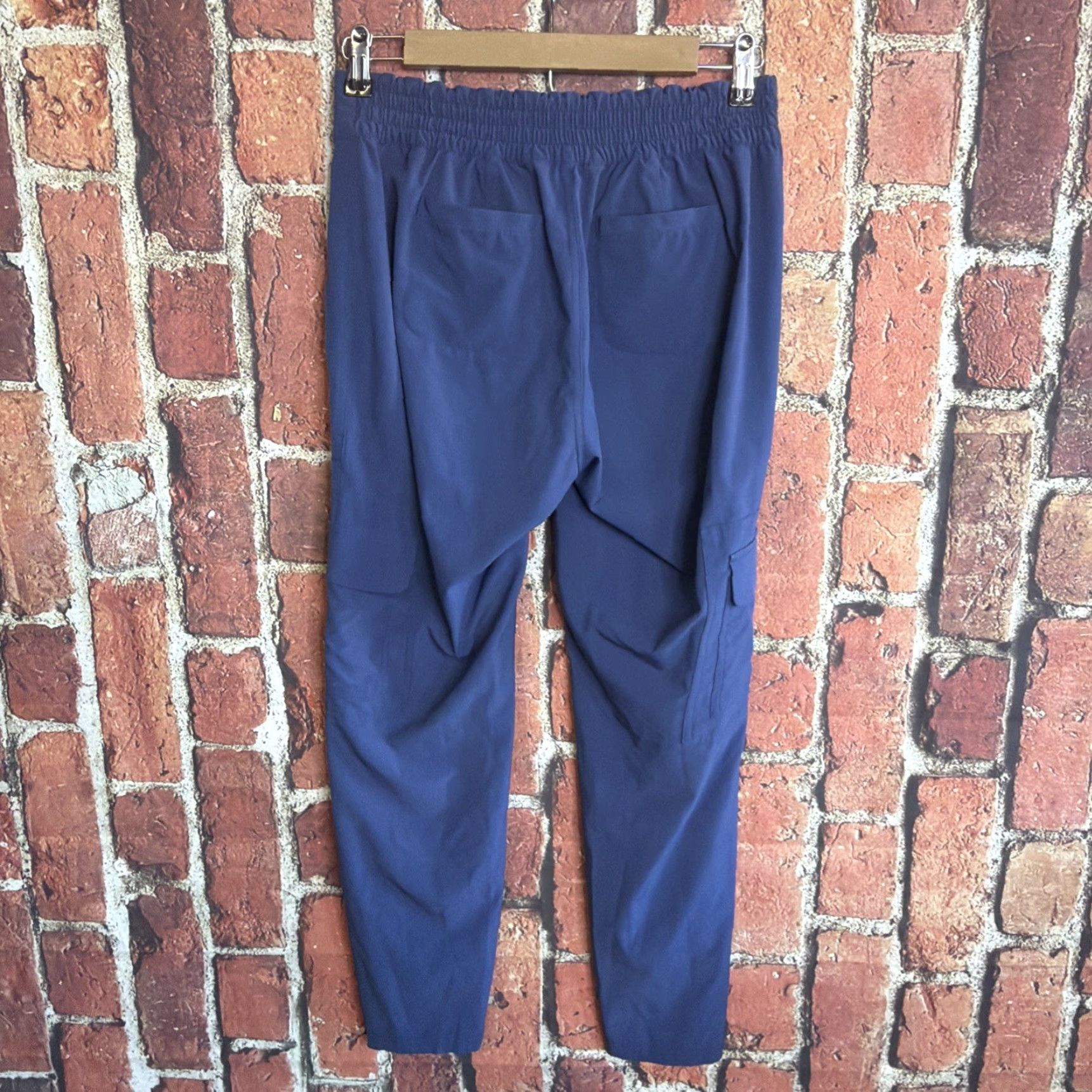 Athleta Athleta Chelsea Cargo Pant Pull On 28" Tapered Polyester Stretch Blue Womens 2 Size 26" / US 2 / IT 38 - 3 Thumbnail