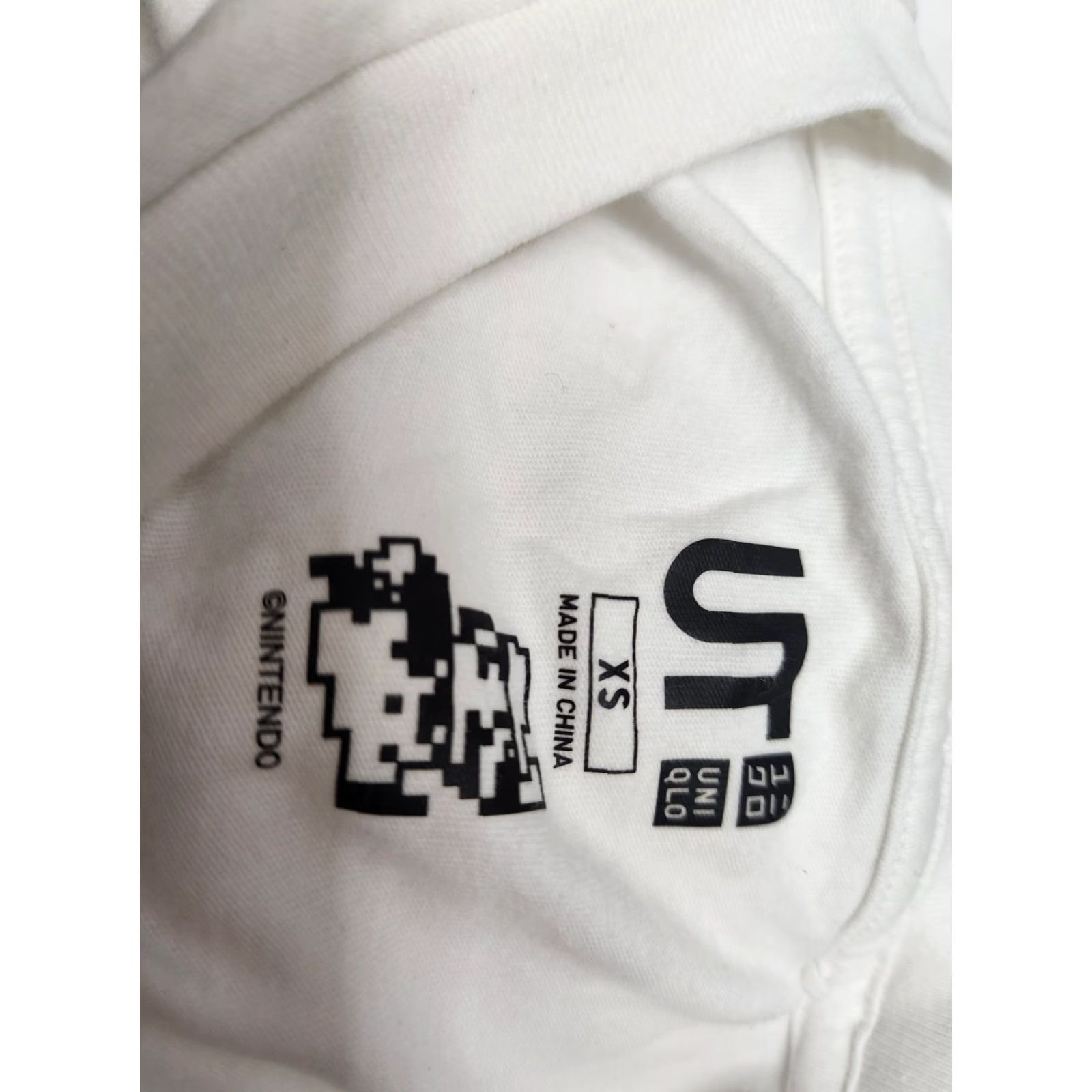 Uniqlo VINTAGE Uniqlo Super Mario Bros Retro T-Shirt Adult XS White Mens Size US XS / EU 42 / 0 - 4 Thumbnail