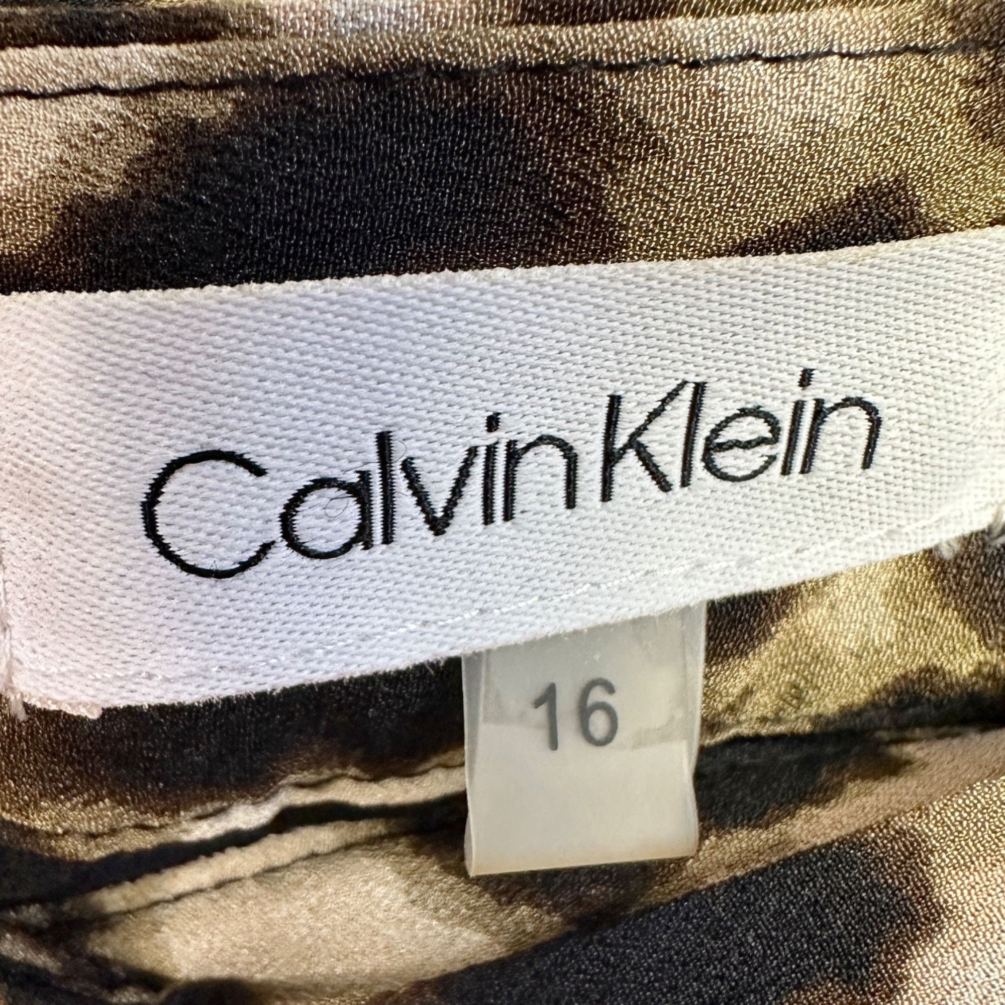 Calvin Klein Calvin Klein Mixed Print and Patch Pattern Skirt 16 Size 38" / US 16 / IT 52 - 7 Thumbnail