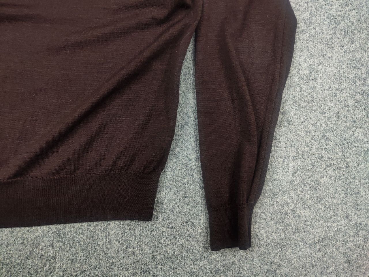 John Smedley John Smedley England Brown V neck wool sweater long sleeve Size US L / EU 52-54 / 3 - 5 Thumbnail