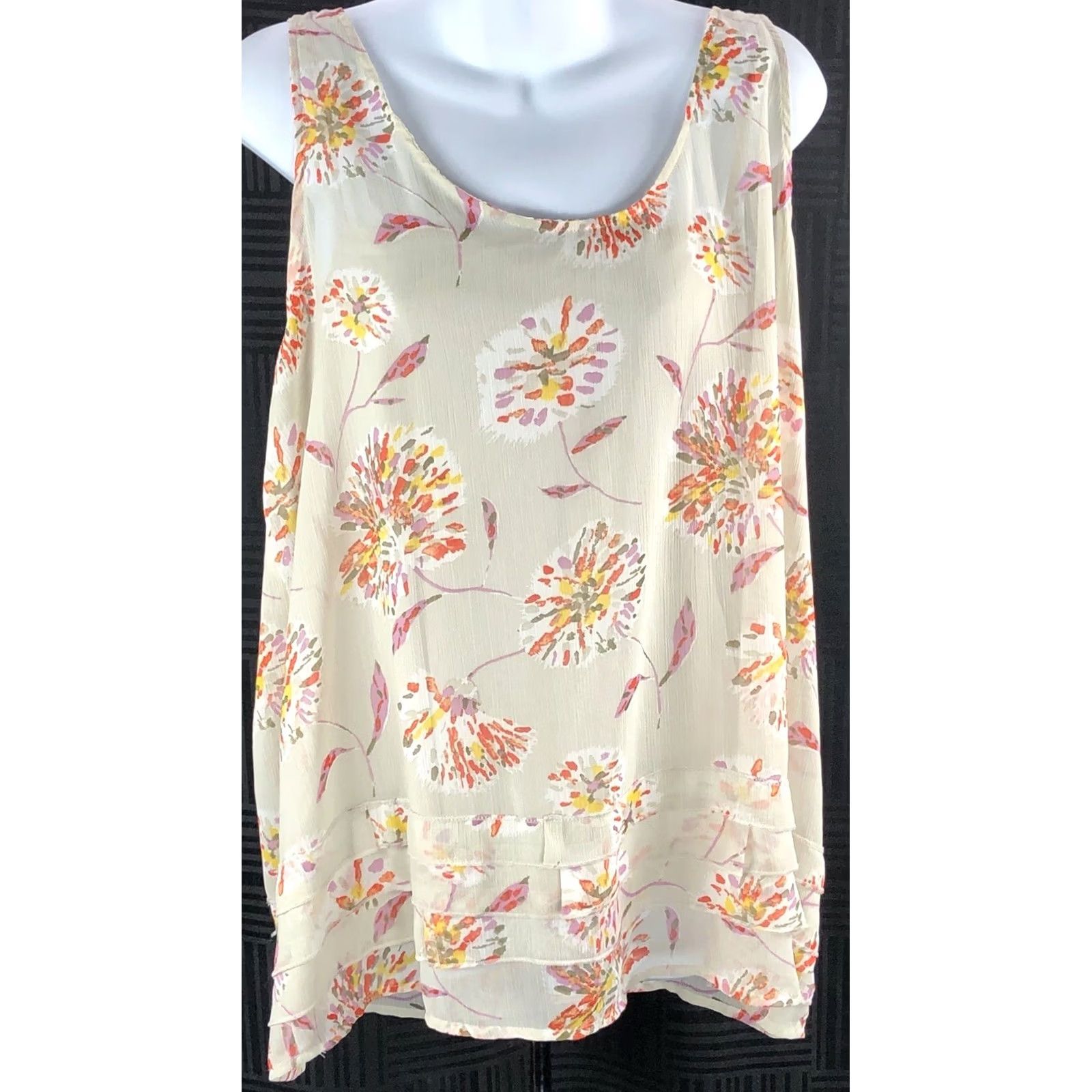 Old Navy Old Navy Sleeveless Tank Top XL Beige Floral Pleated Hem Chiffon Twinset Combo Shirt Women Size XL / US 12-14 / IT 48-50 - 5 Thumbnail