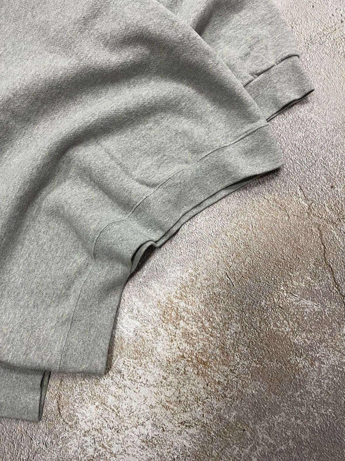 Nike Vintage Nike Small Swoosh Basic Crew Neck Sweatshirt Size US M / EU 48-50 / 2 - 4 Thumbnail