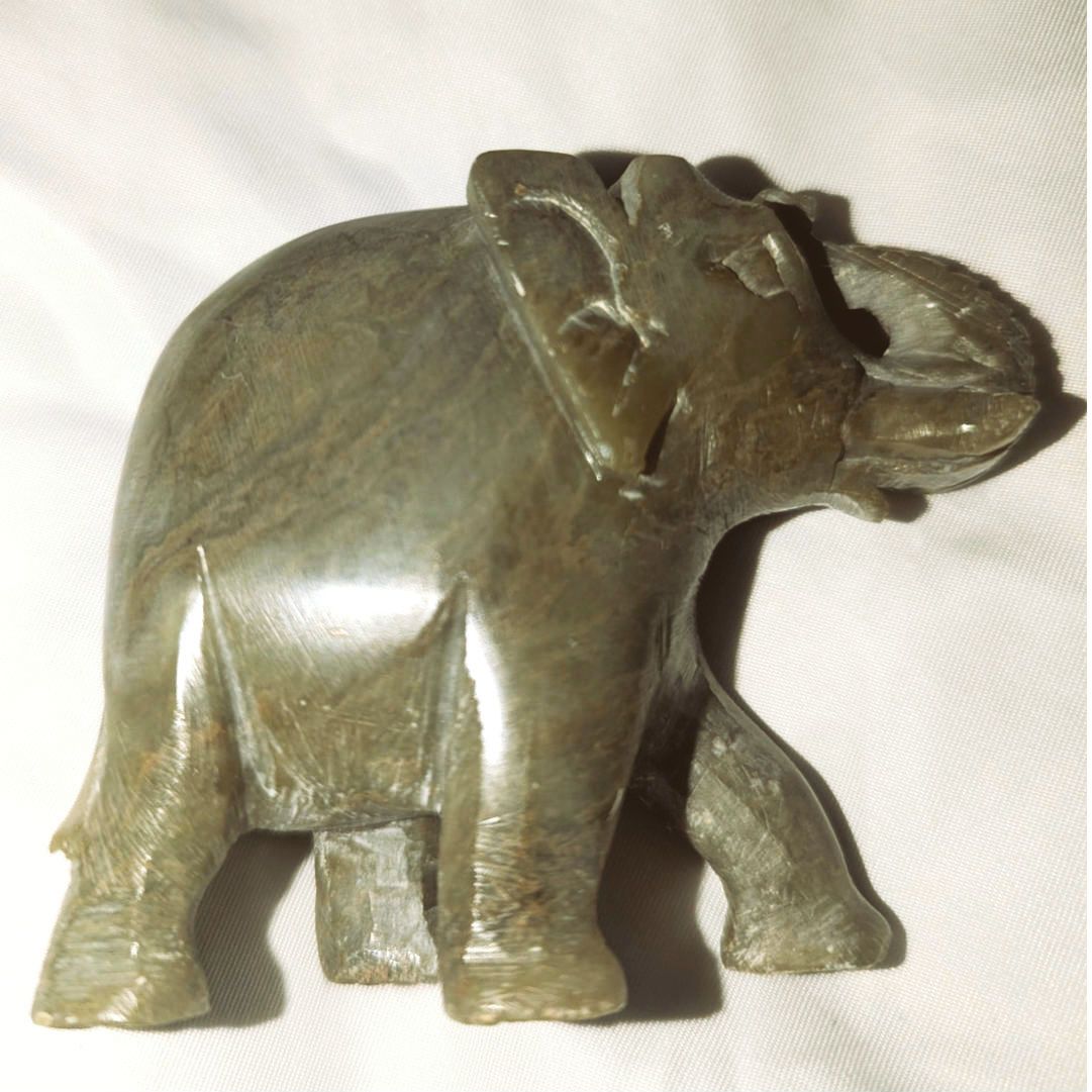 Handmade Vintage hand carved Green Quartz Stone Elephant 2.5" Size ONE SIZE - 2 Thumbnail
