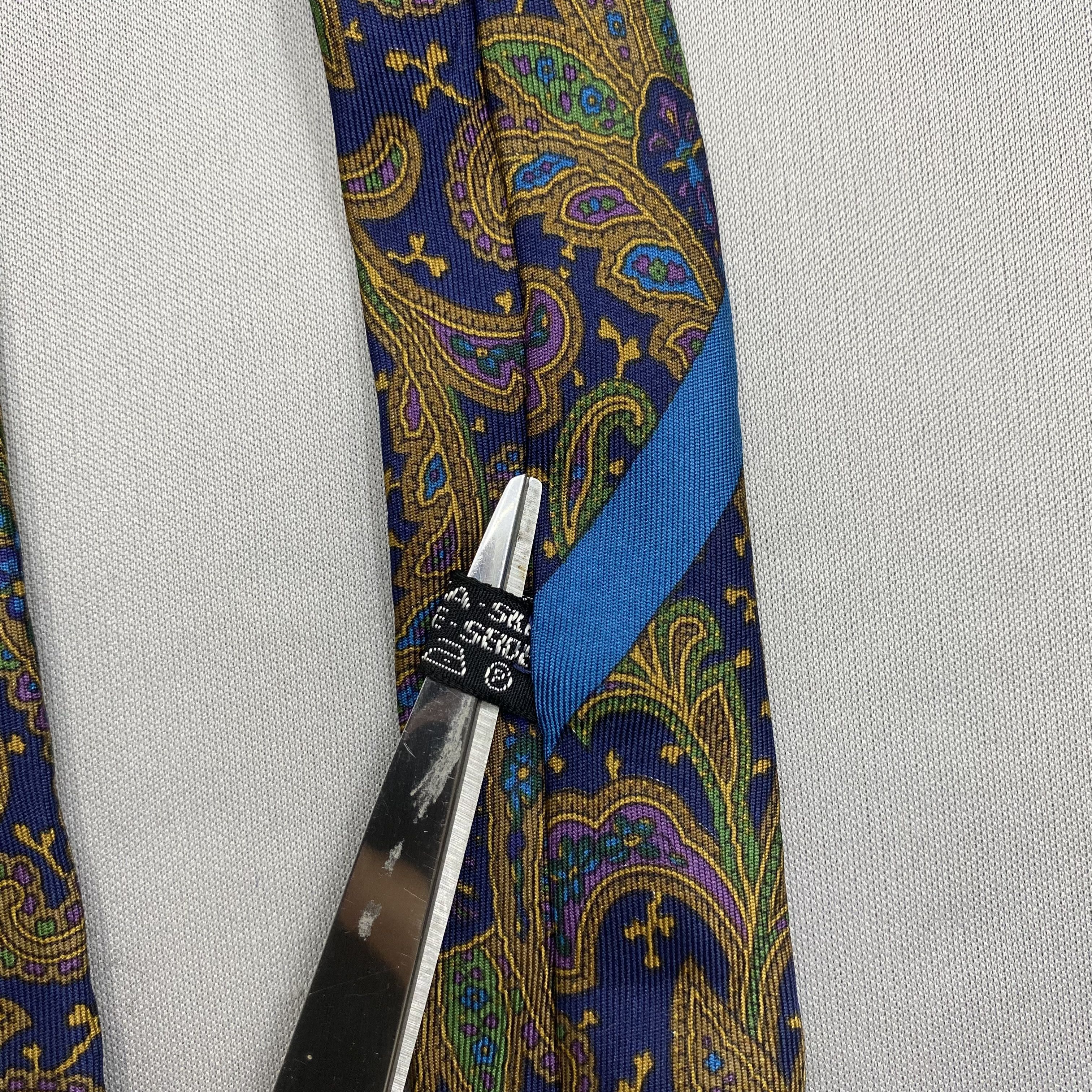 Salvatore Ferragamo Vintage Salvatore Ferragamo SILK Necktie Cravate Pure Silk Size ONE SIZE - 9 Thumbnail