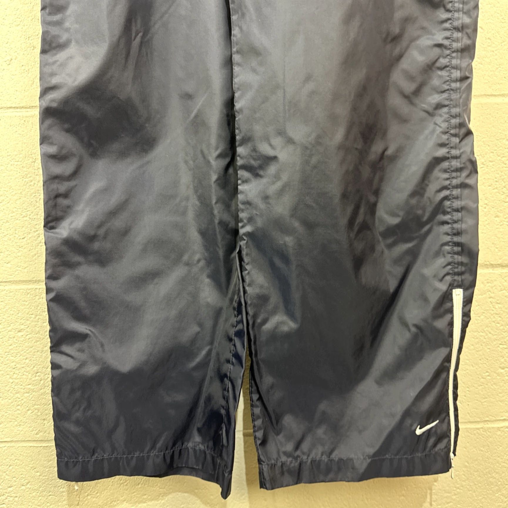 Nike VINTAGE Nike Women's L Windbreaker Warmup Swoosh Pants with Pockets, 00's, Blue, Regular Fit, 32 in Waist, 30 in Inseam Size 36" / US 14 / IT 50 - 4 Thumbnail