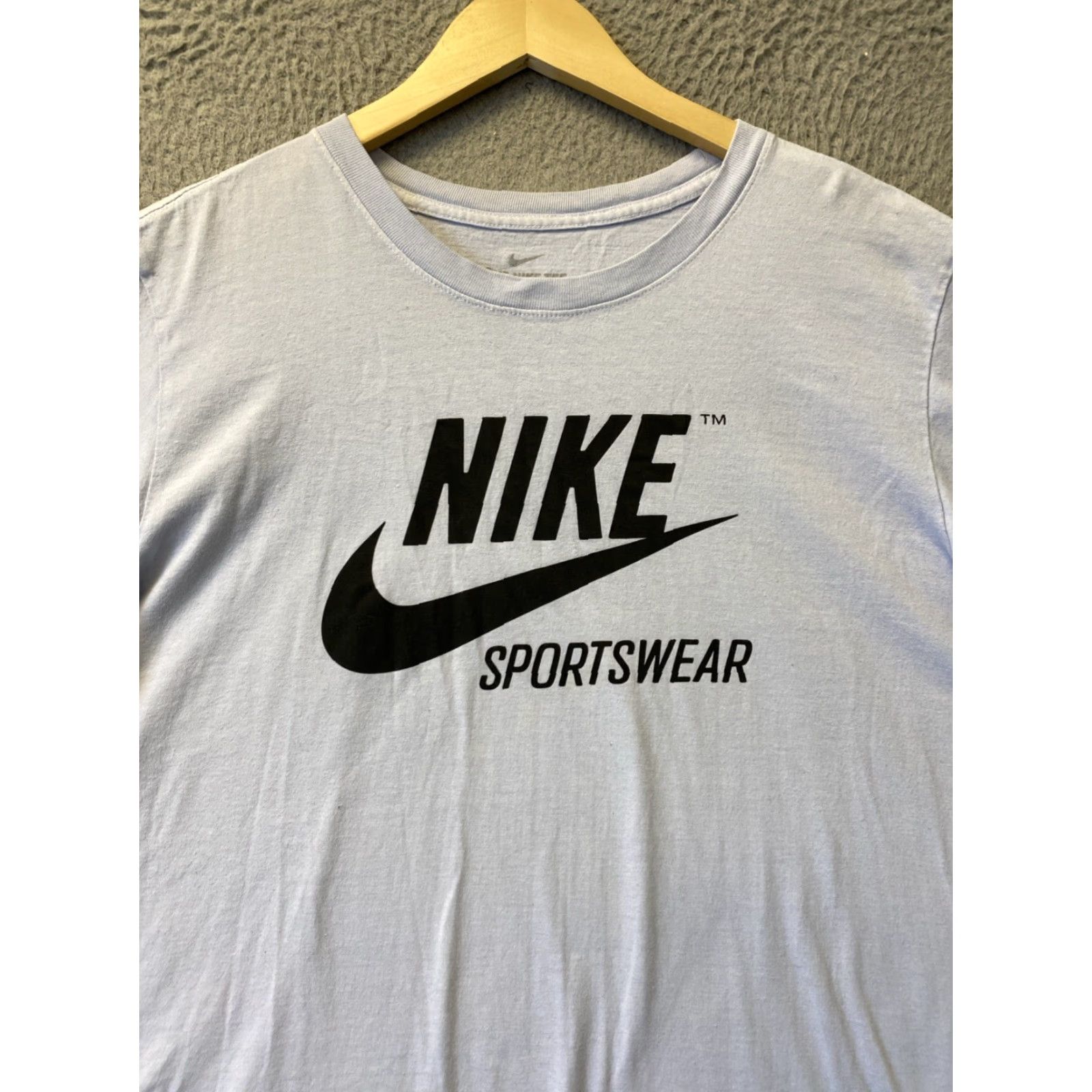 Nike The Nike Tee Men's T-Shirt Sz L Logo Sportswear Short Sleeve Lavender 126-8 Size US L / EU 52-54 / 3 - 2 Thumbnail