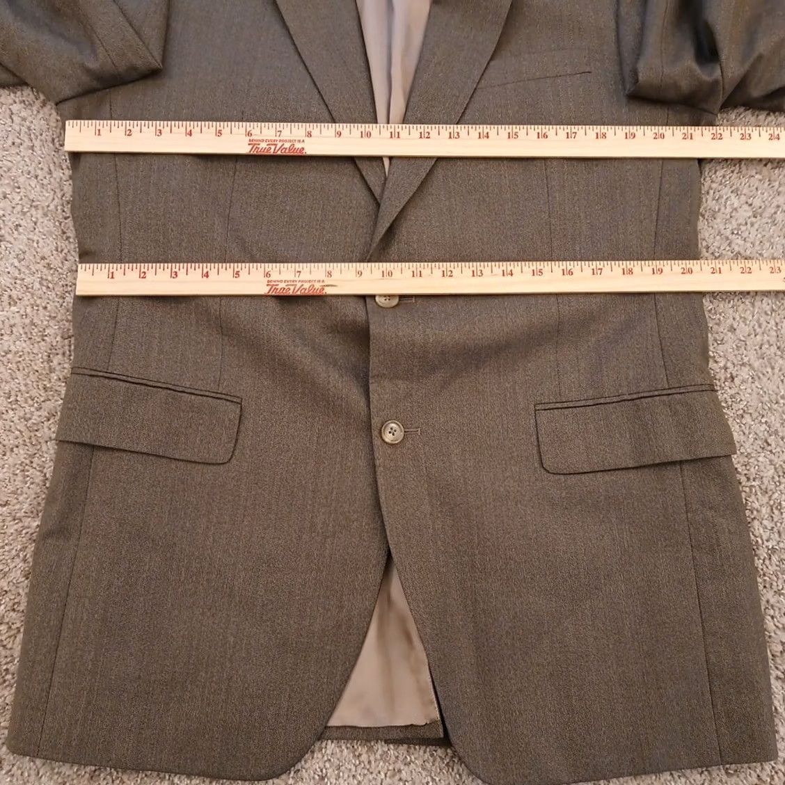 Jos. A. Bank Jos. A. Bank Blazer Mens 42 Long Gray Herringbone Wool Two-Button Single Vent Jacket Coat Notch Lapel Herringbone Wool Blazer 2 Piece Vintage No Mens Size 42R - 4 Thumbnail