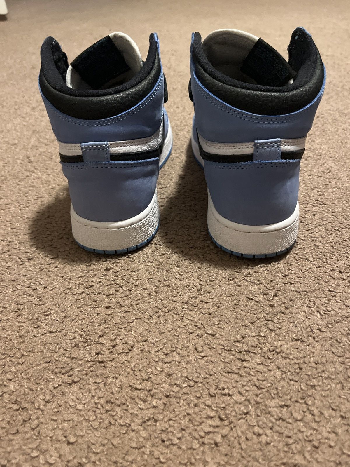 Jordan Brand Air Jordan 1 Retro High OG GS Size US 7 / EU 40 - 4 Thumbnail