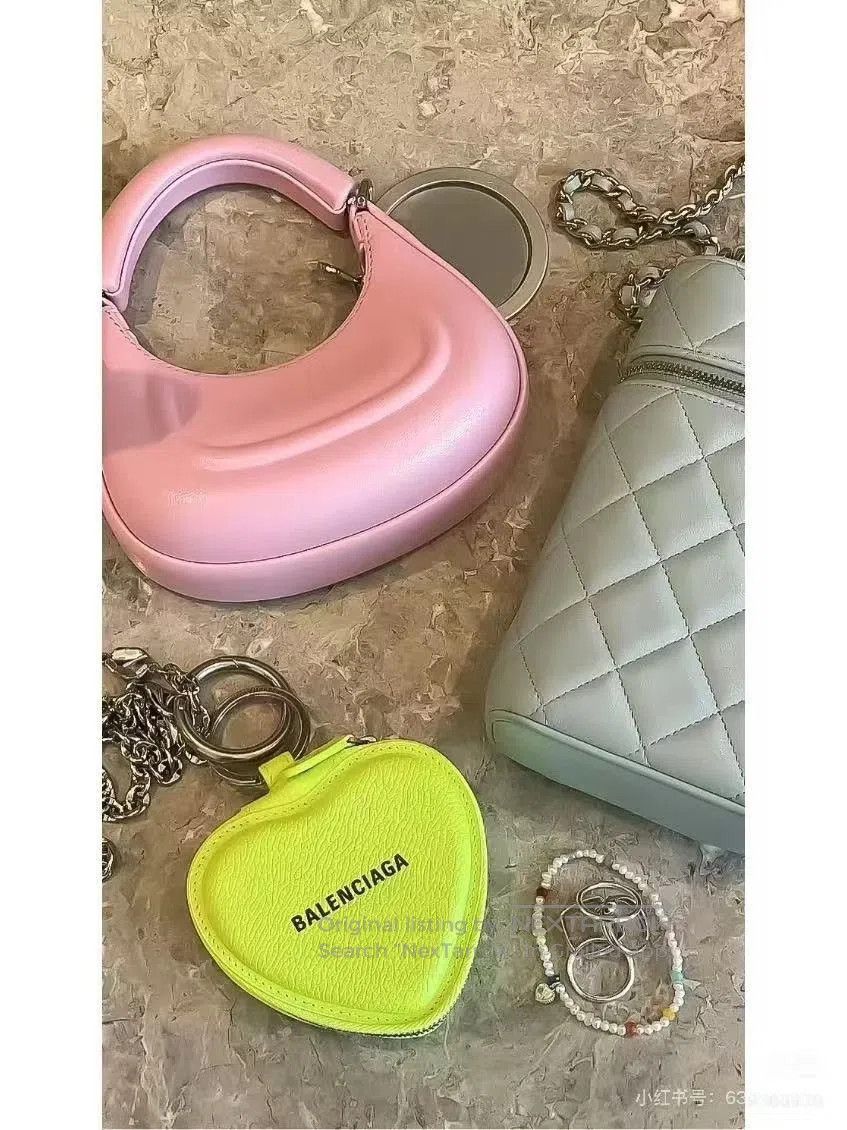 Balenciaga Balenciaga Heart Mirror Coin Purse Keychain. Size ONE SIZE - 8 Thumbnail