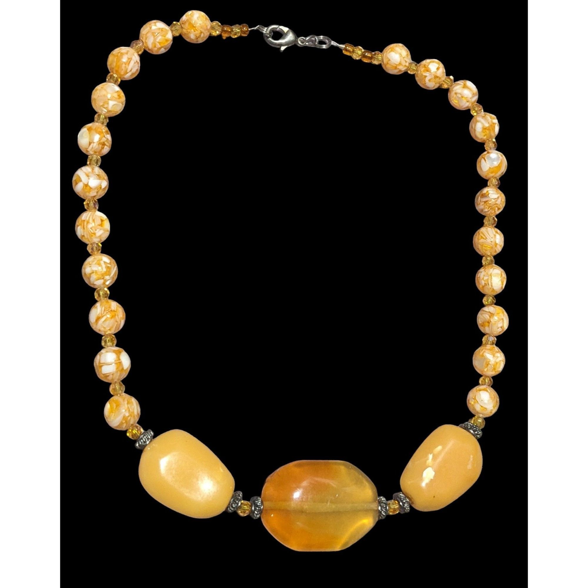 Other Retro Orange Cream Chunky Beaded Necklace Size ONE SIZE - 2 Thumbnail
