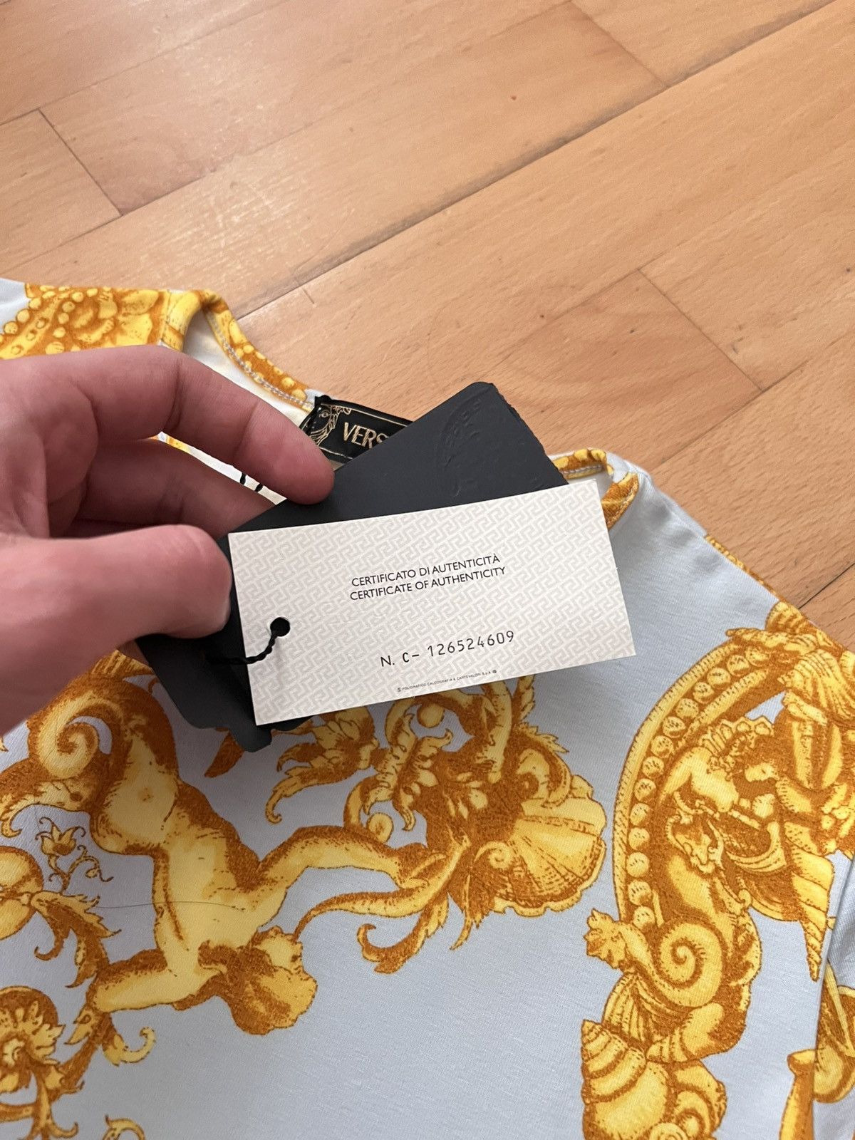 Versace Deadstock Versace t-shirt golden pattern Size M / US 6-8 / IT 42-44 - 4 Thumbnail
