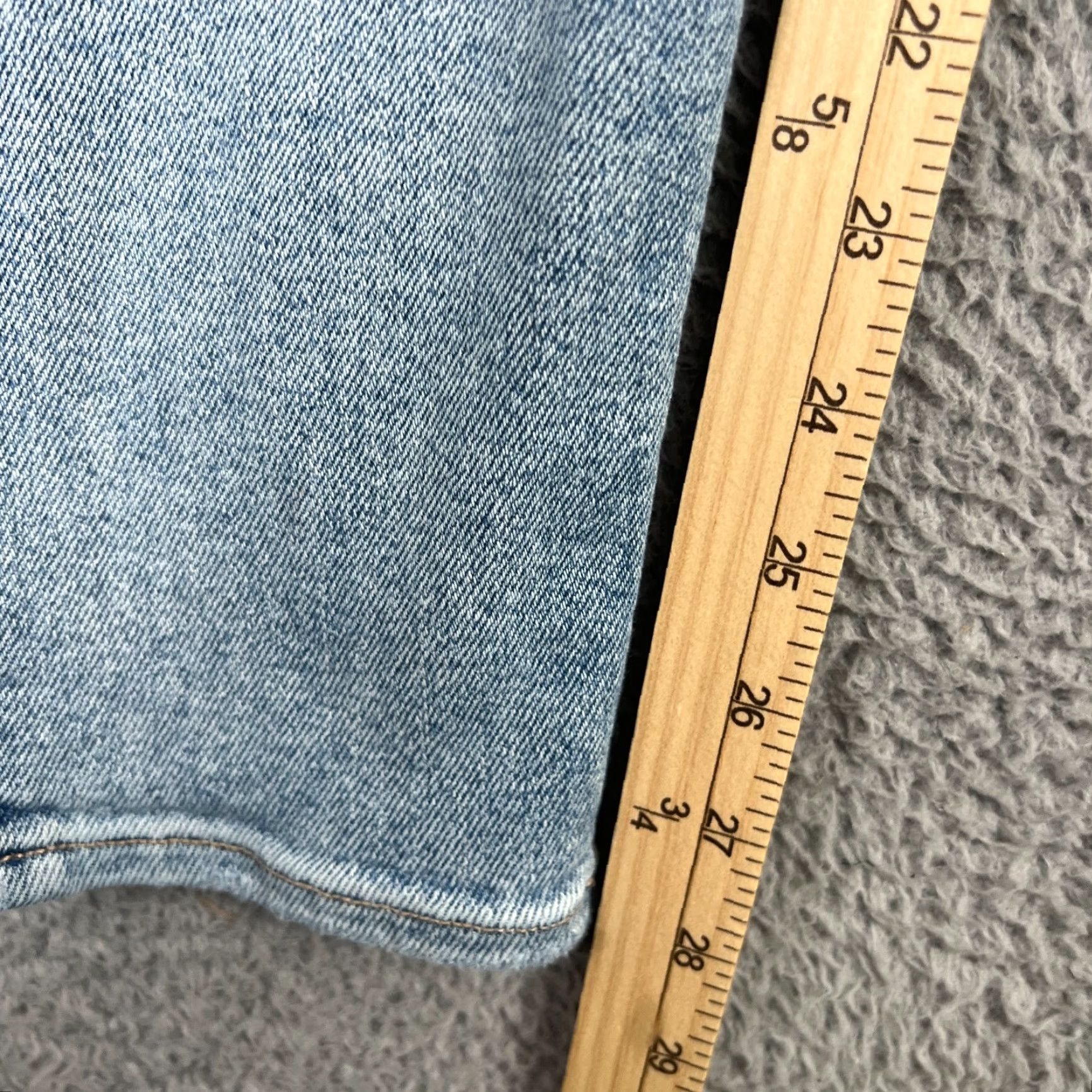 American Eagle Outfitters VINTAGE American Eagle Mom Jeans Size 4 Women's High Waist Distressed Light Wash Denim 28 Inseam Size 27" / US 4 / IT 40 - 3 Thumbnail