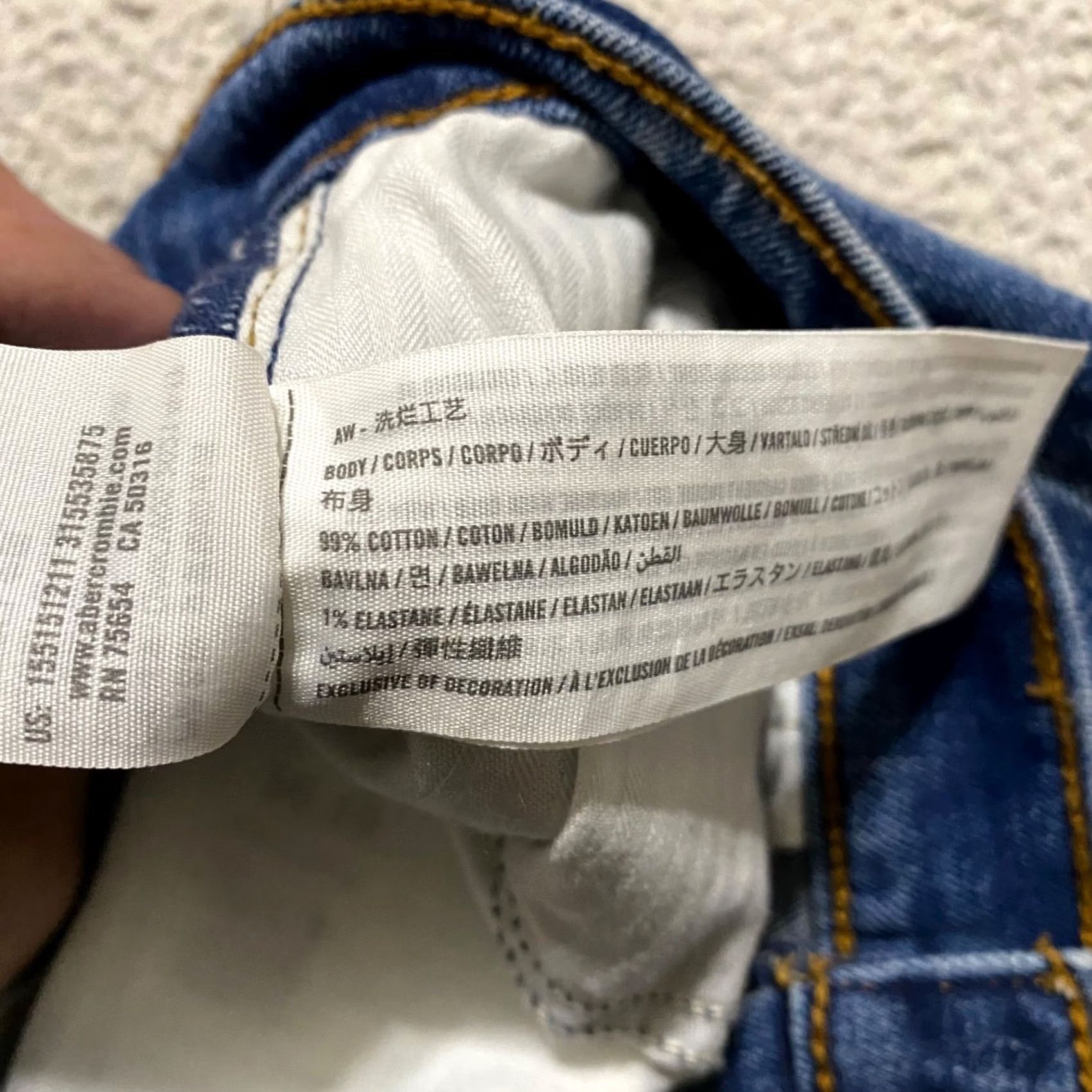 Abercrombie & Fitch Abercrombie & Fitch Mom Jeans Womens 8 Blue Denim Medium Wash Cropped High Rise 5-Pocket Solid Pattern 90s Theme Women Jeans Size 30" / US 8 / IT 44 - 4 Thumbnail