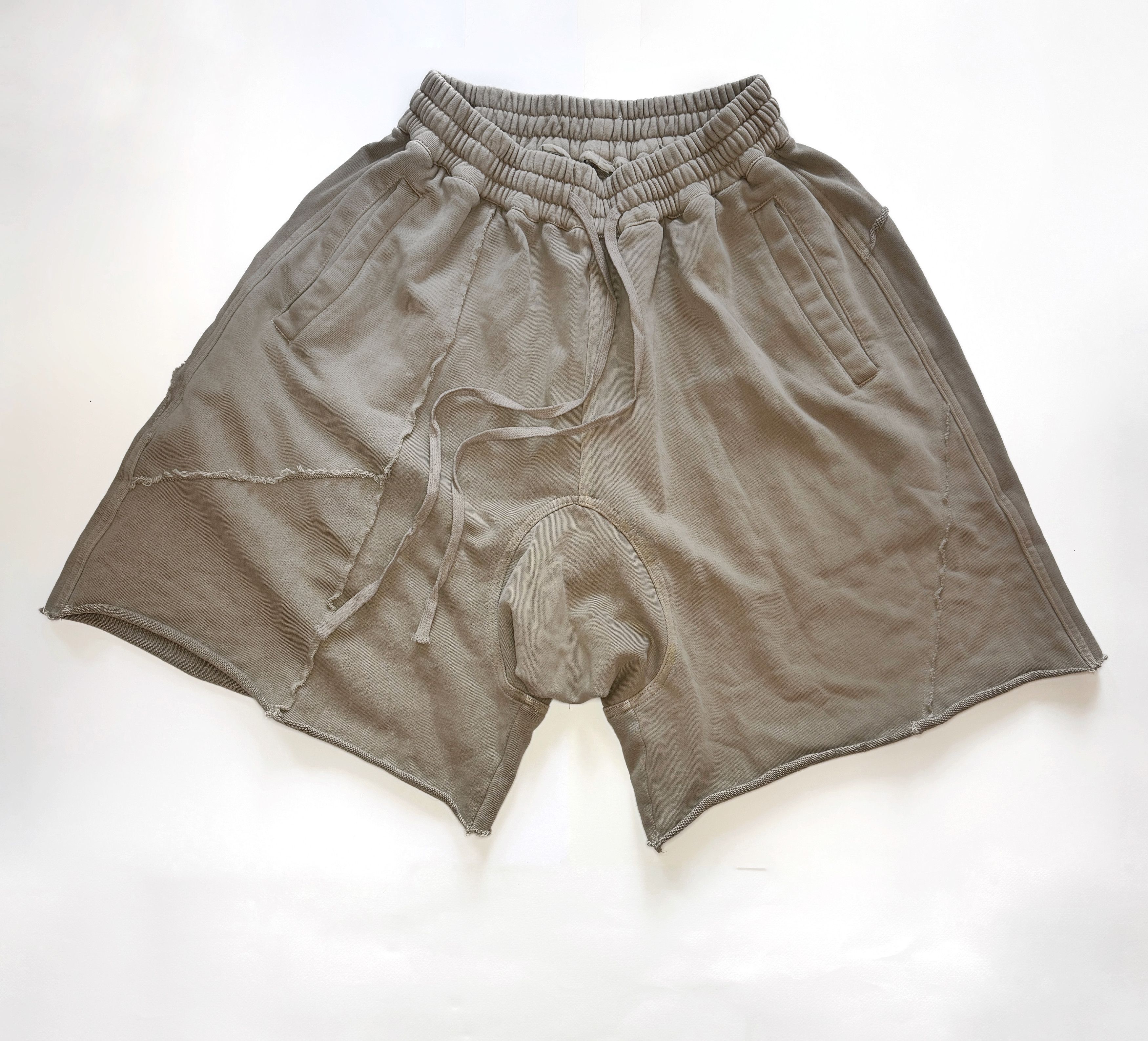 Designer UNDERWATER Projectisr Sweat Shorts RARE Japanese SMALL Size US 30 / EU 46 - 1 Thumbnail
