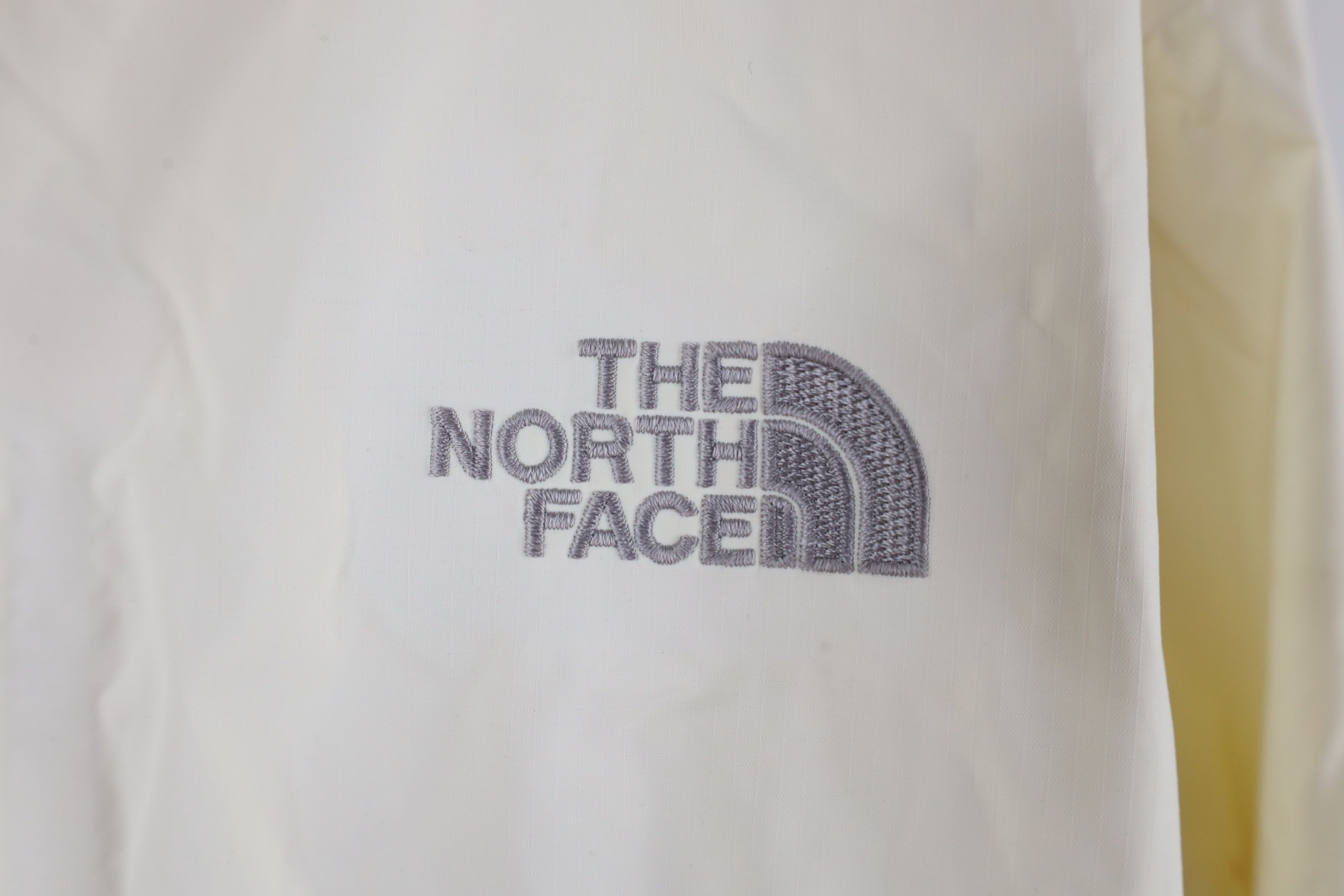 The North Face × Vintage The North Face ABUK Stinson Hyvent Hooded Rain Jacket White Size XL / US 12-14 / IT 48-50 - 4 Thumbnail