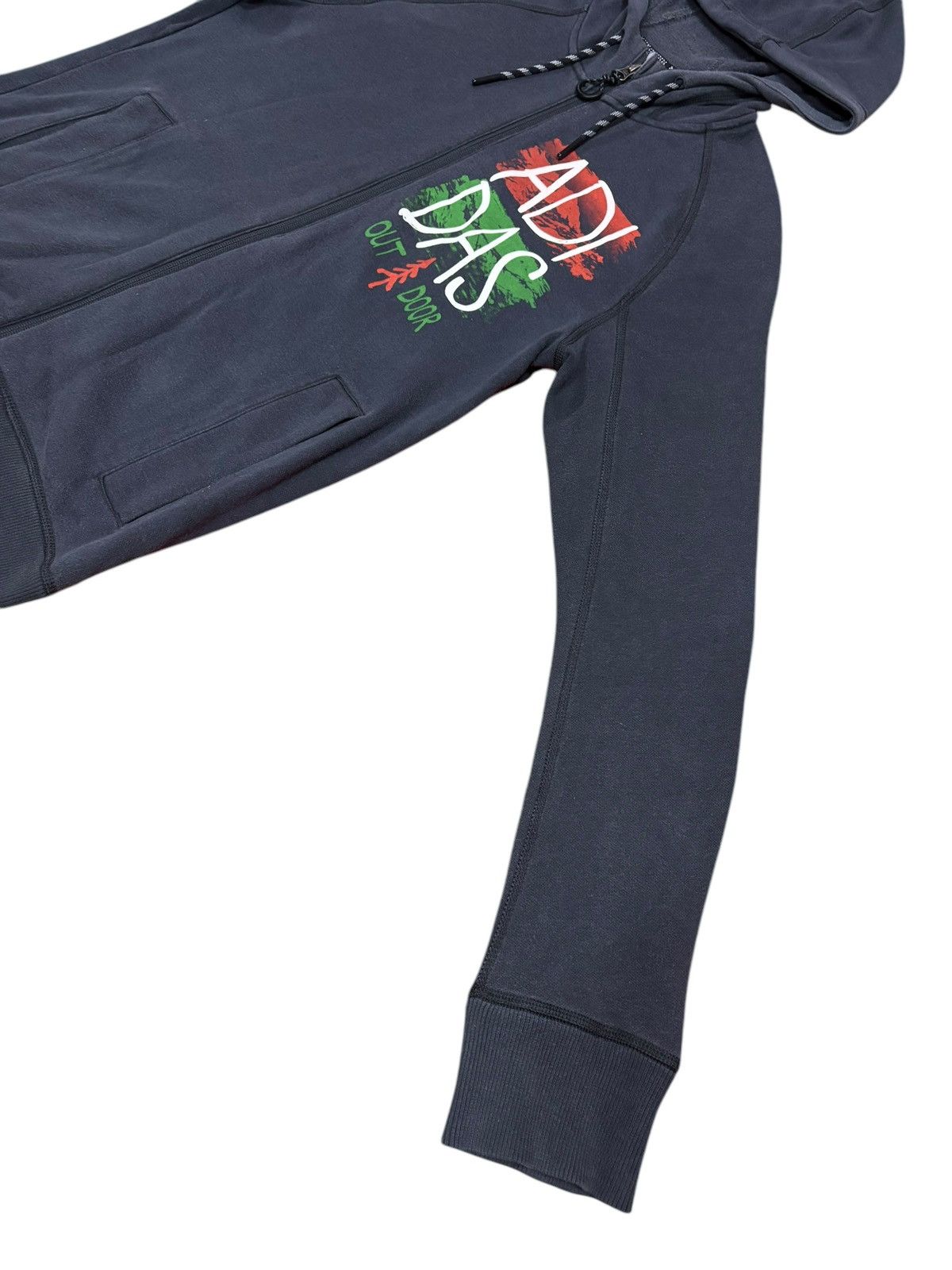 Adidas Vintage Y2k Adidas Outdoor Faded Printed Logo Hoodie Size US S / EU 44-46 / 1 - 8 Thumbnail