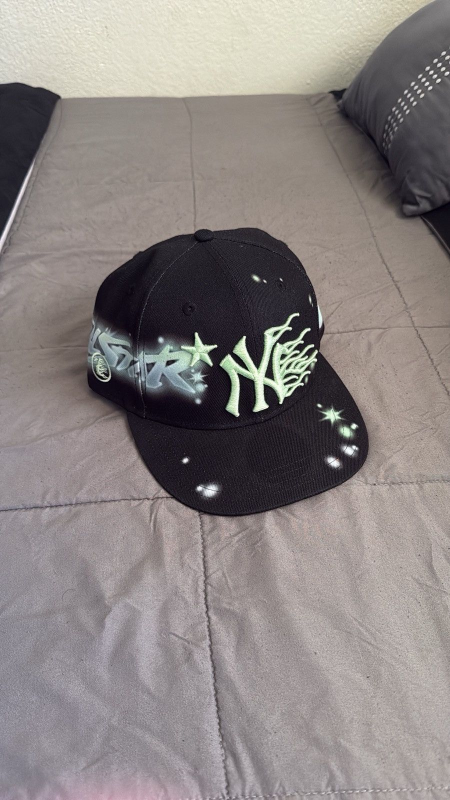 帽子 Hellstar NY Snapback Graffiti Hat 7 2/1 Hellstar NY Fitted Graffiti Hat Black - Accessories