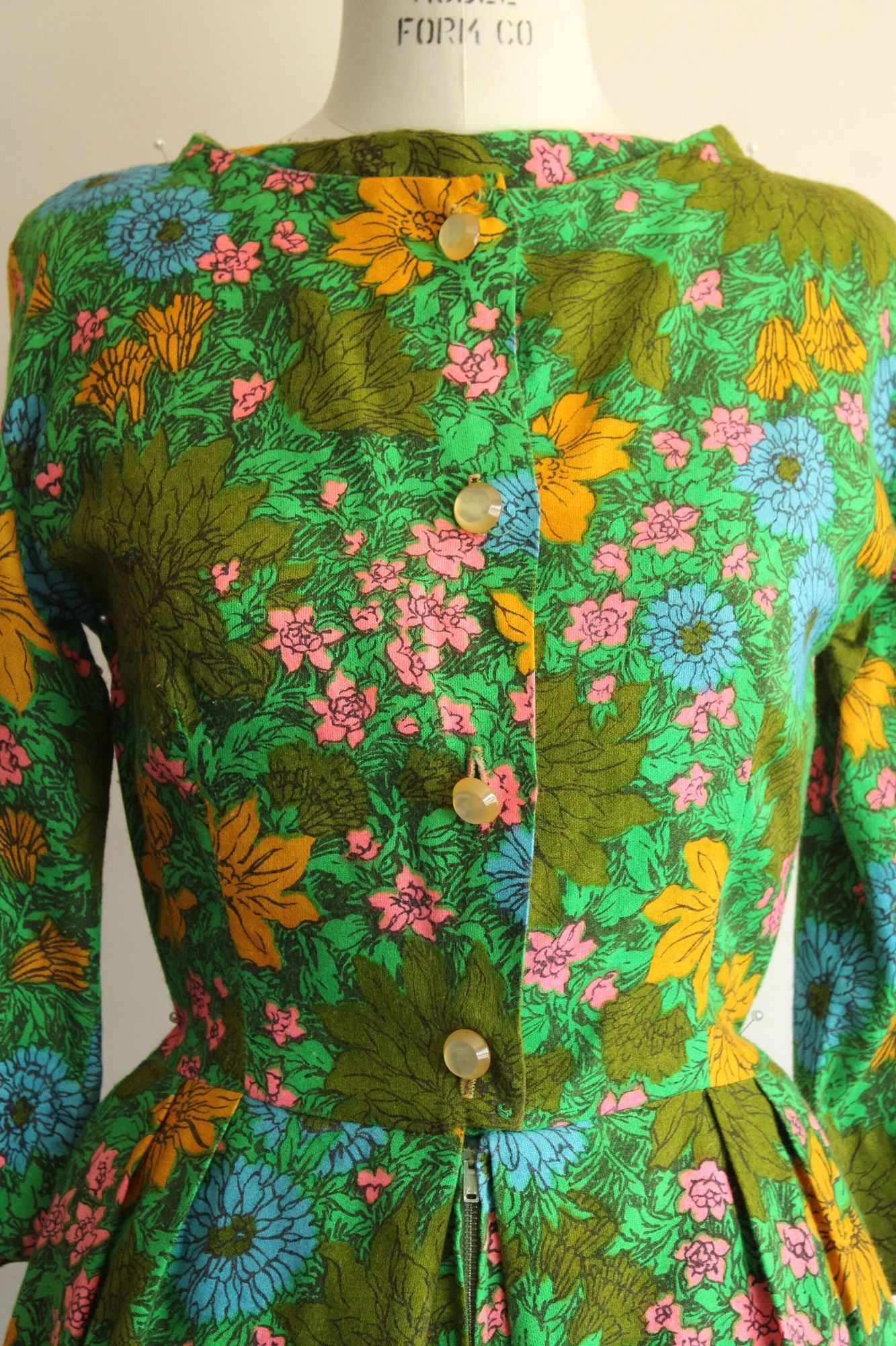 Vintage Vintage 1960s Jumpsuit, Rosa Ray Floral Print Cutoff Shorts Size 26" / US 2 / IT 38 - 4 Thumbnail