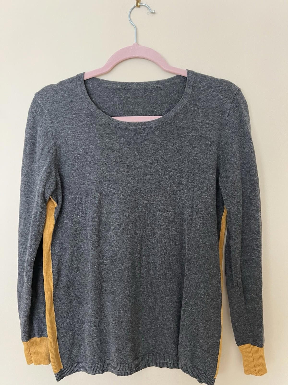 The Unbranded Brand Gray Knit Sweater Contrast Mustard Panels Long Sleeve Size M Size M / US 6-8 / IT 42-44 - 1 Thumbnail