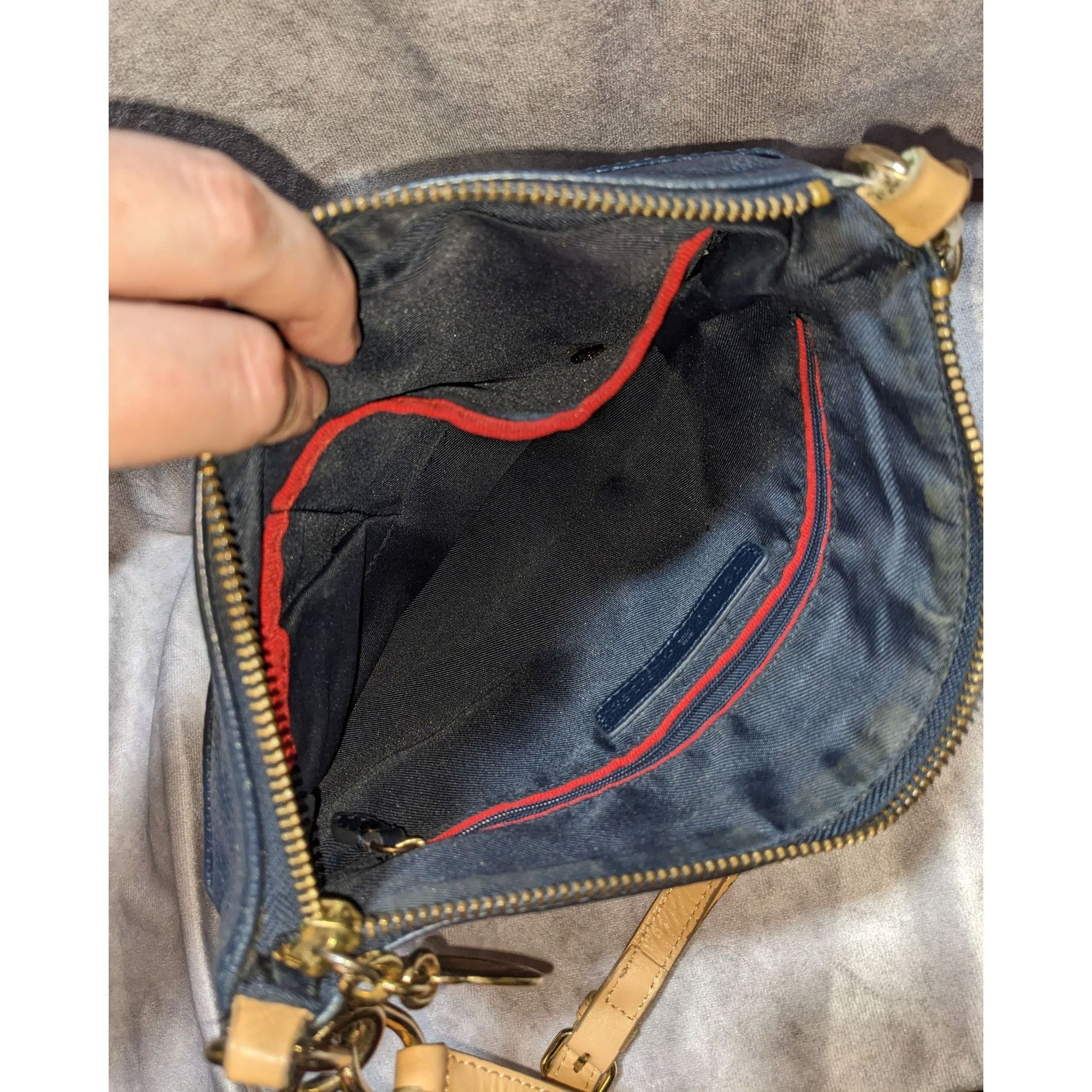 Tommy Hilfiger Preppy Tommy Hilfiger Navy Blue Leather Crossbody Bag With G Size ONE SIZE - 2 Thumbnail