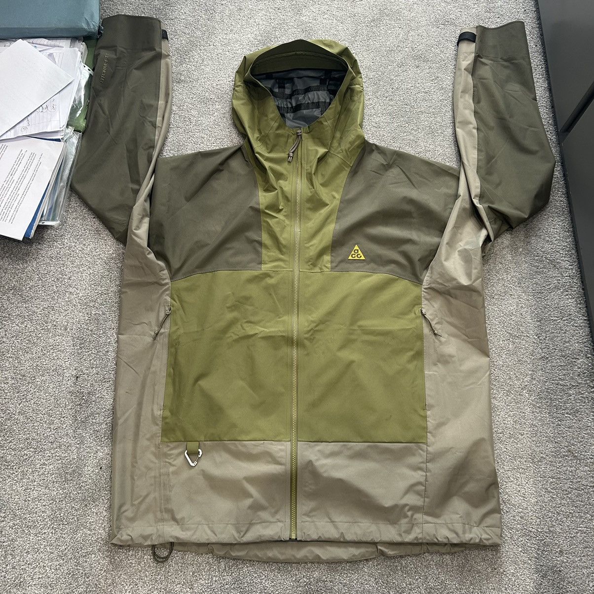 Image of Nike Acg Cascade Rain Jacket - Green XL in Khaki Green, Men's