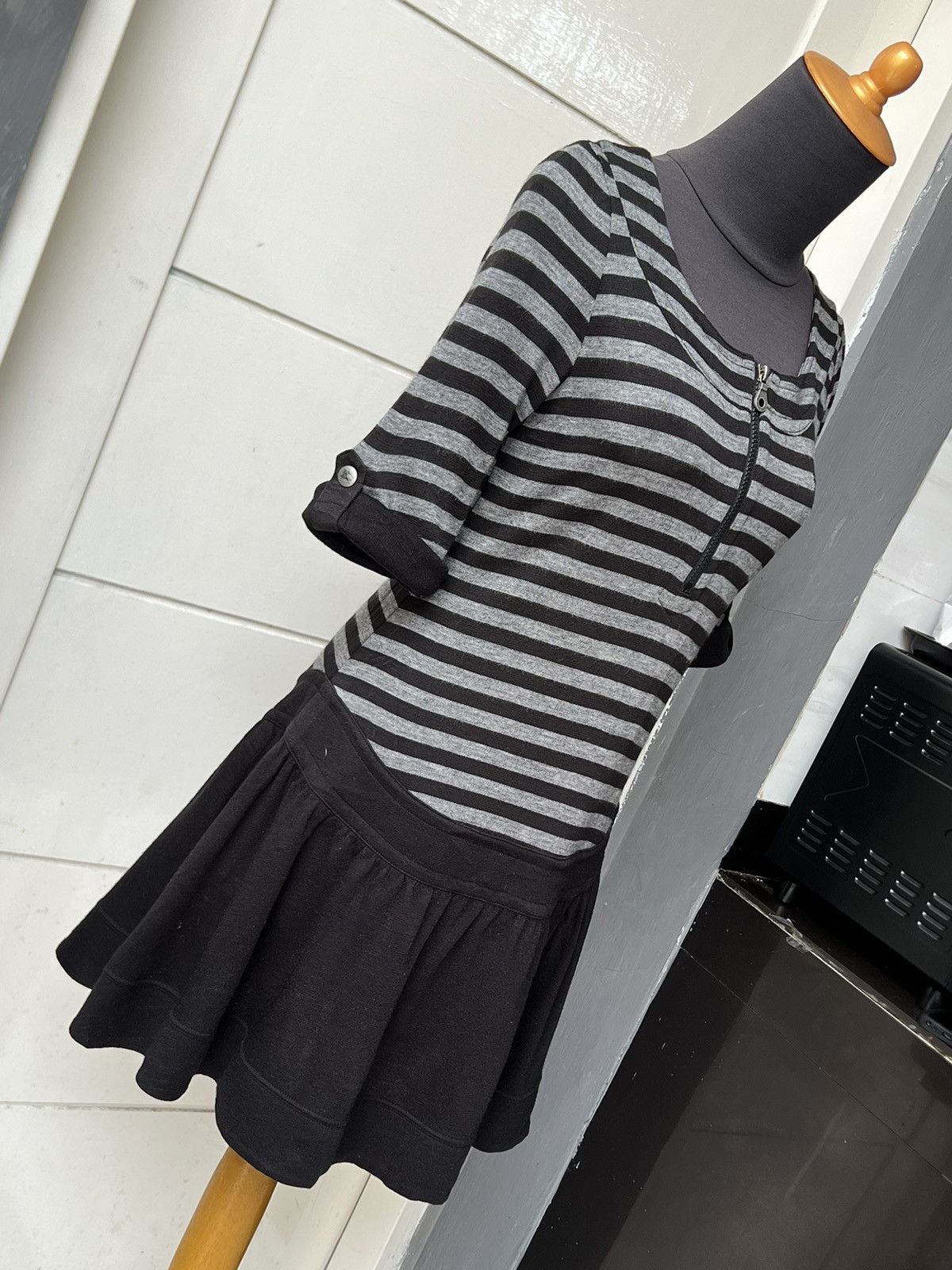 Burberry BURBERRY Striped Midi Dress Size XS / US 0-2 / IT 36-38 - 8 Thumbnail