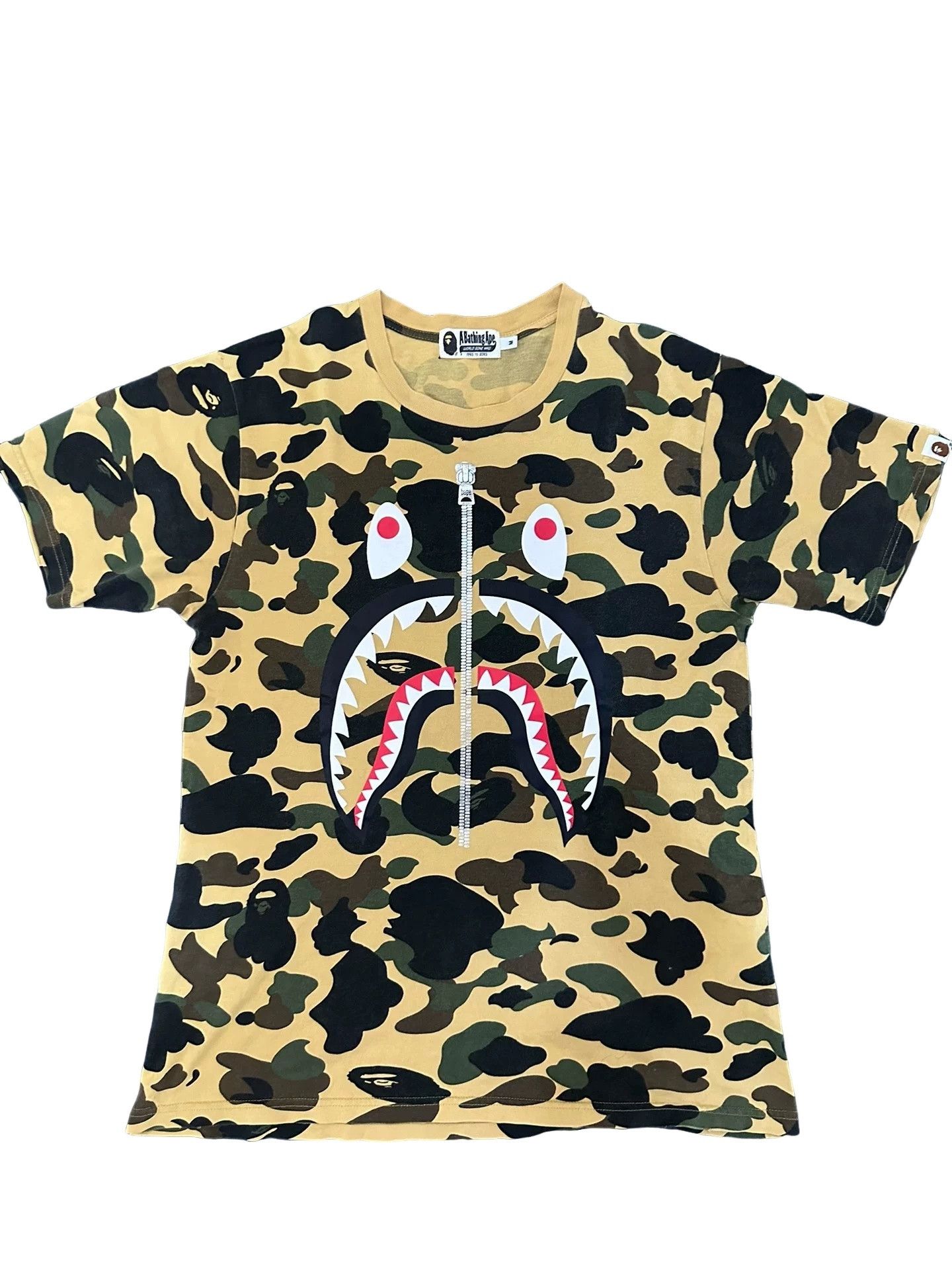 Bape A Bathing Ape Yellow Camo Shark T-Shirt Size M Size US M / EU 48-50 / 2 - 1 Thumbnail