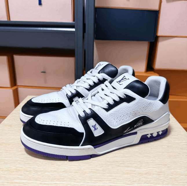 Louis Vuitton Louis Vuitton low-top sneakers Size US 12 / EU 45 - 1 Thumbnail