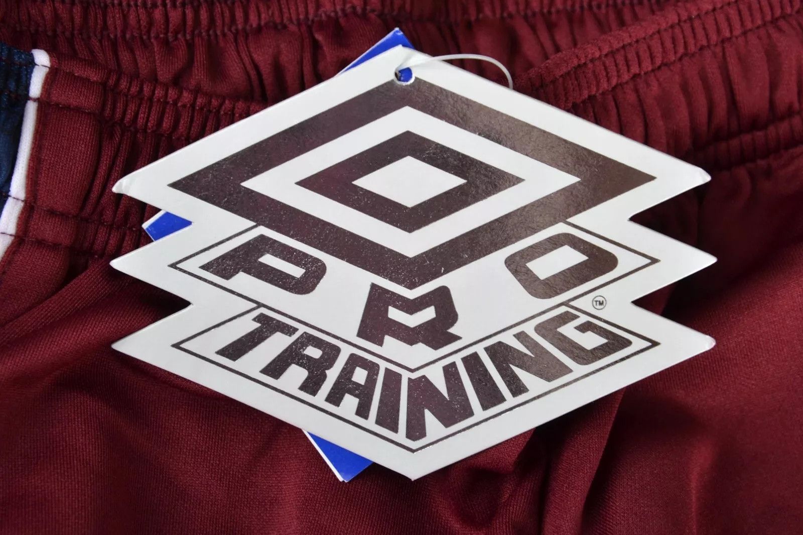 Umbro DEADSTOCK UMBRO 1990'S RED FOOTBALL SHORTS JERSEY SIZE M Size US 34 / EU 50 - 4 Thumbnail