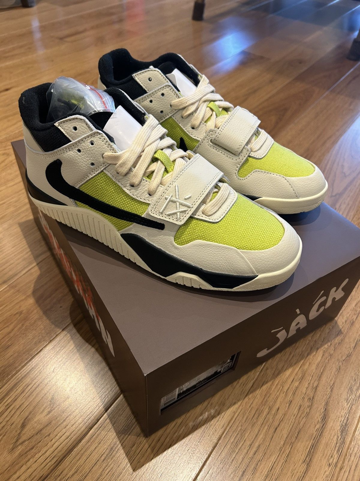 Nike × Travis Scott Jumpman Jack Bright Cactus Size US 9.5 / EU 42-43 - 5 Thumbnail