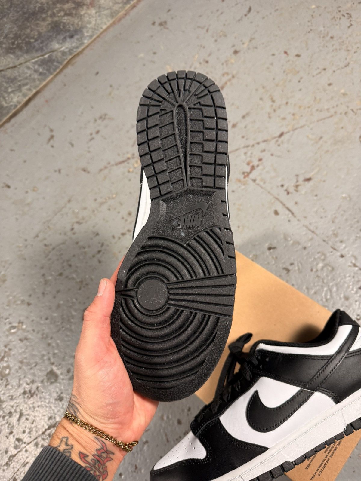 Nike Slightly Imperfect Nike Dunk Pandas Size US 8 / EU 41 - 7 Thumbnail