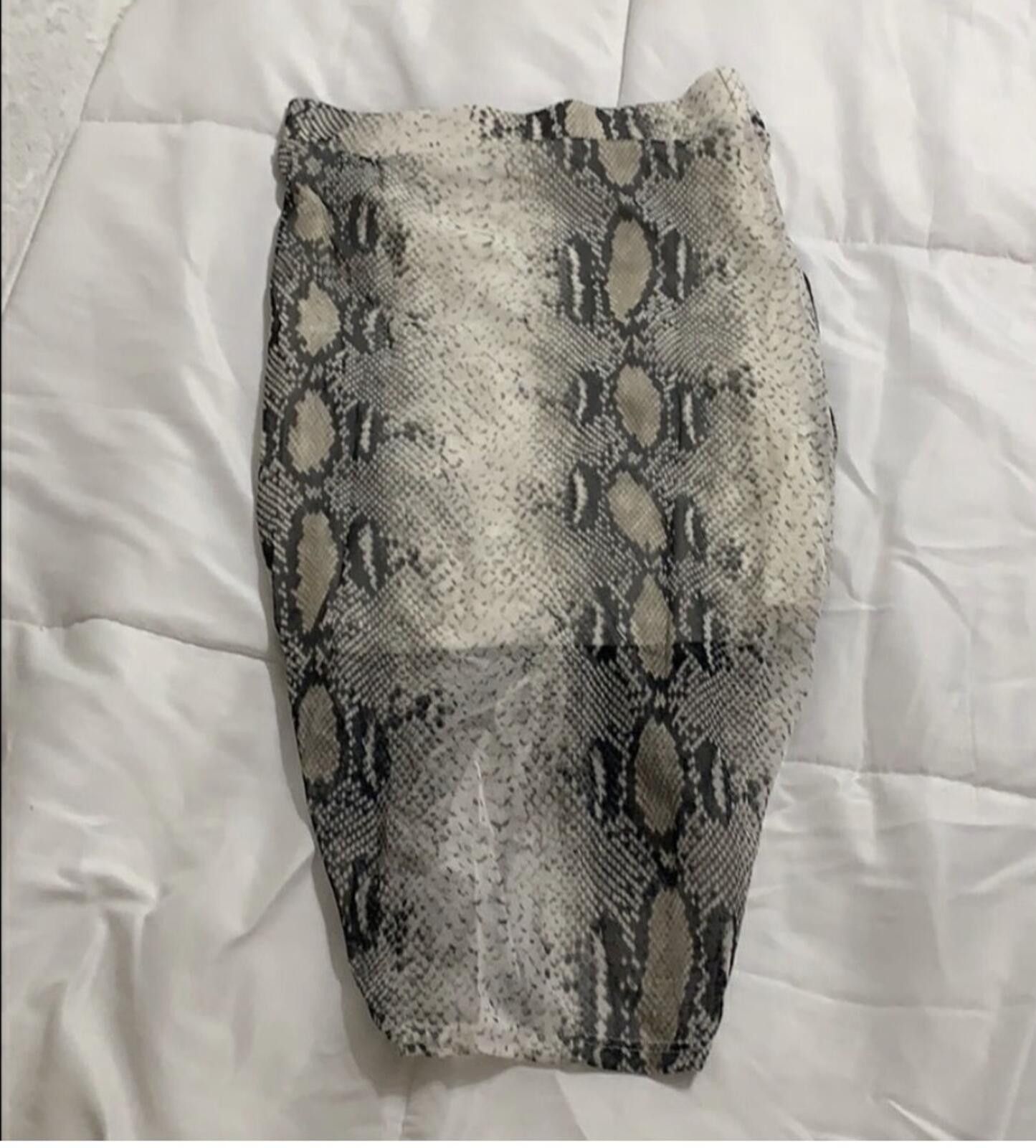 Fashion Nova Fashion Nova ruched Skirt Size 28" / US 6 / IT 42 - 3 Thumbnail