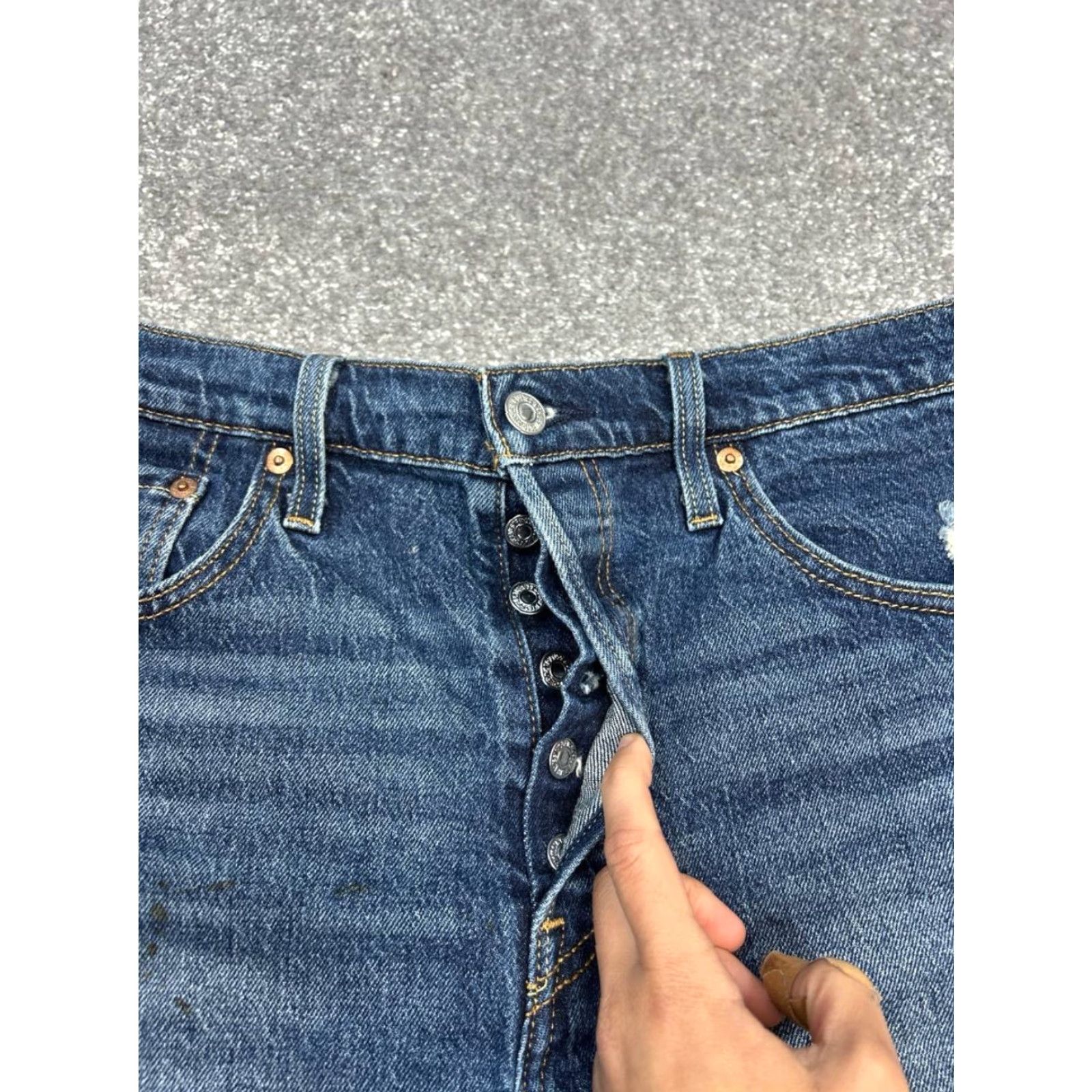 Levi's Levi's 501 Shorts Womens 31 Blue Cut Off Distressed Denim Logo Cotton Frayed Hem Size 24" / US 00 / IT 34 - 2 Thumbnail