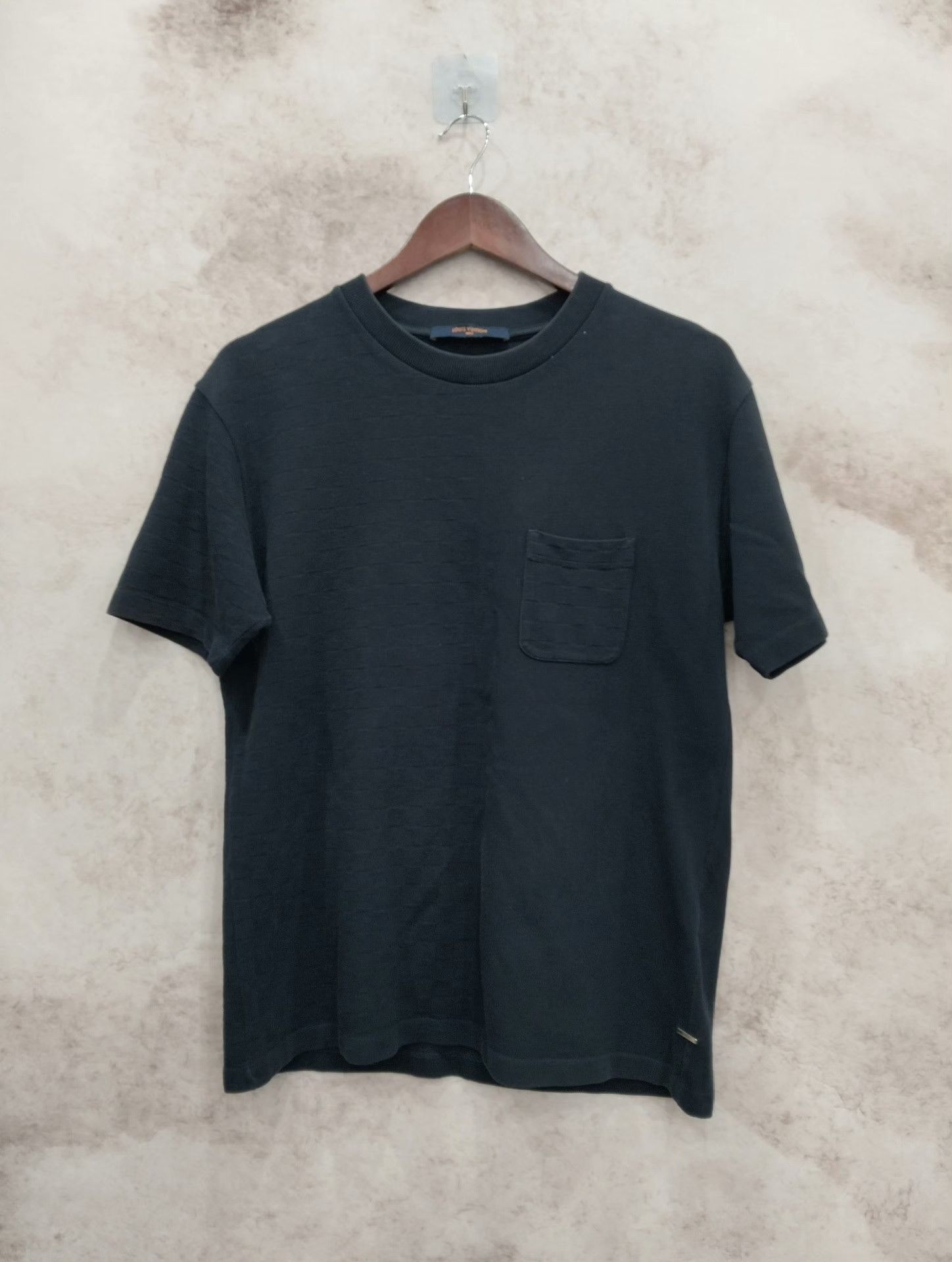 Louis Vuitton Louis Vuitton T-Shirt M Men Size US M / EU 48-50 / 2 - 1 Thumbnail