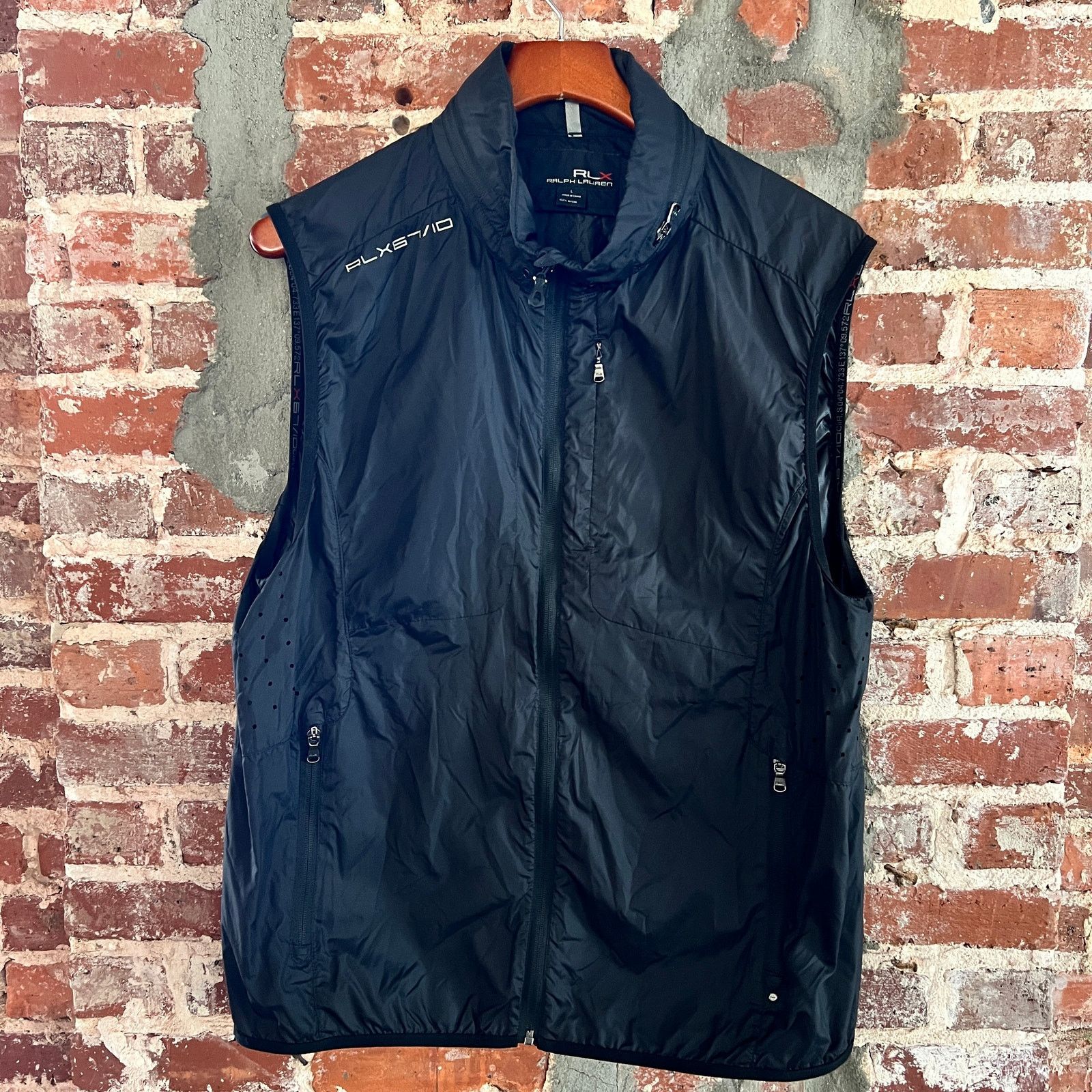 RLX Ralph Lauren Polo RLX Ralph Lauren Men's Black Full Zip Vest L 21x26 Size US L / EU 52-54 / 3 - 2 Thumbnail