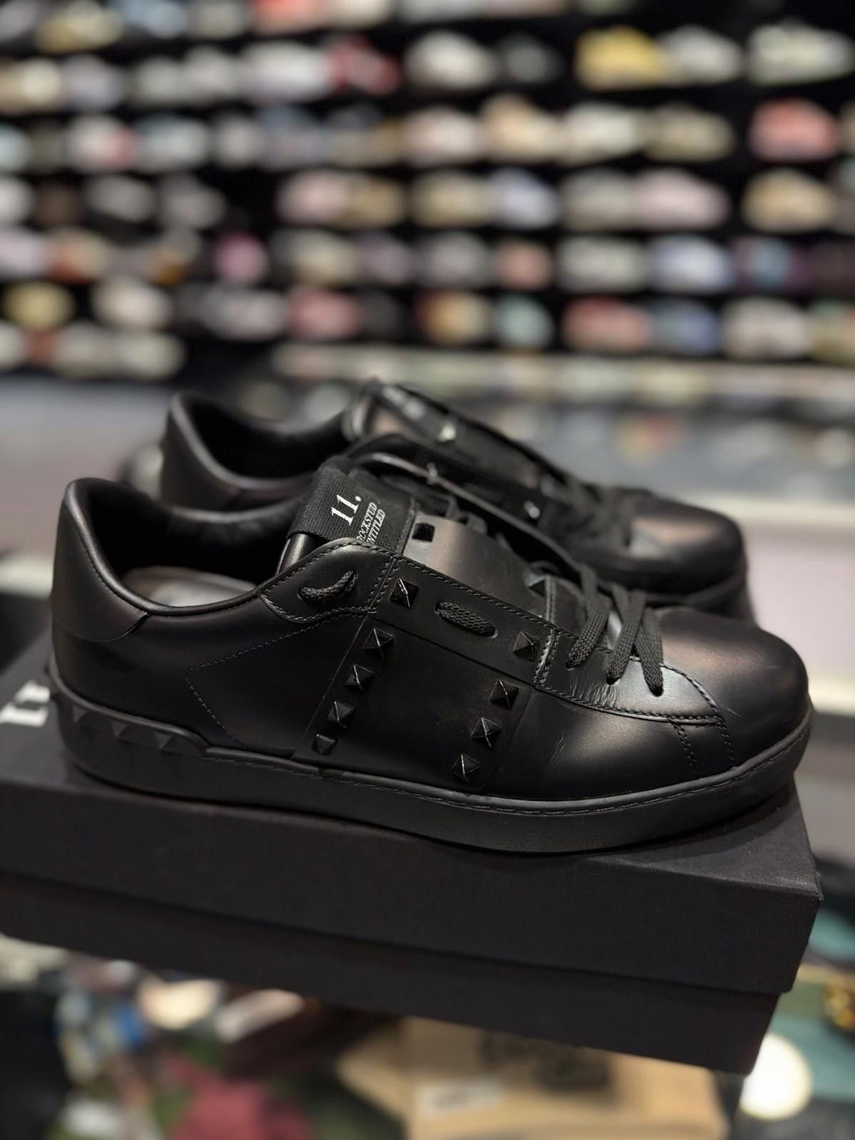 Valentino Valentino Studs Black Leather Sneaker 44EU/11US $850 Size US 11 / IT 41 - 4 Thumbnail