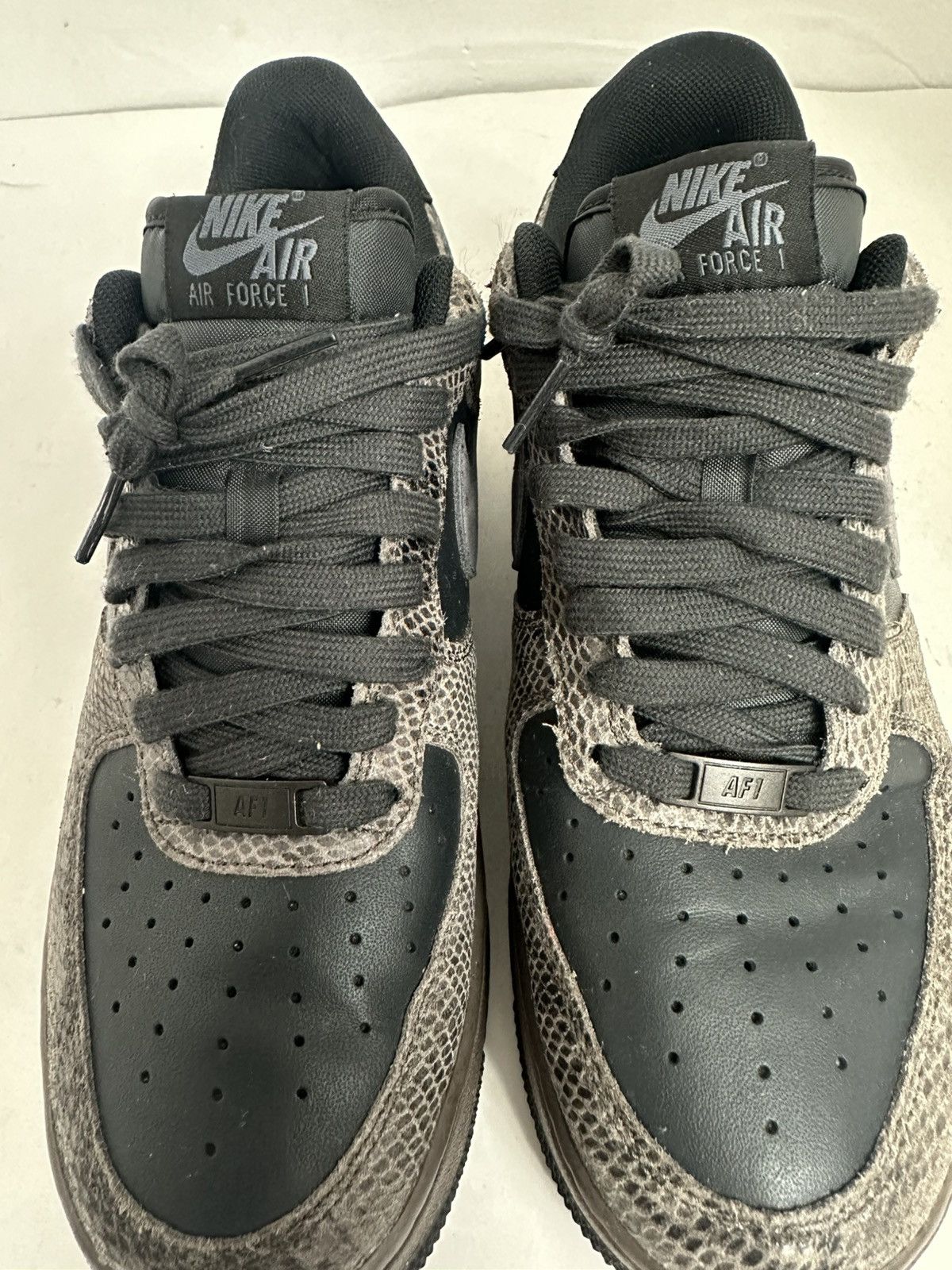 Nike Nike Air Force 1 '07 LV8 "Snakeskin Pack - Off Noir" Size US 9 / EU 42 - 4 Thumbnail