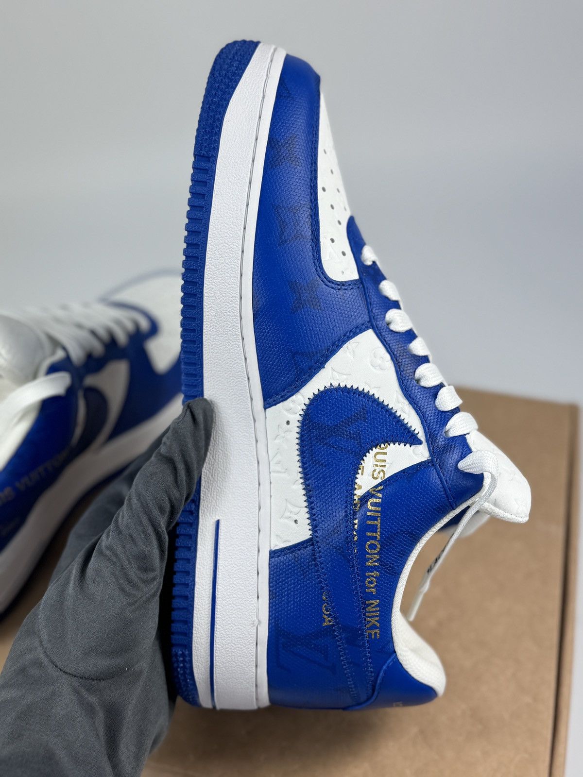 Louis Vuitton LOUIS VUITTON X NIKE AIR FORCE 1 BLUE SNEAKERS Size US 7 / EU 40 - 9 Thumbnail
