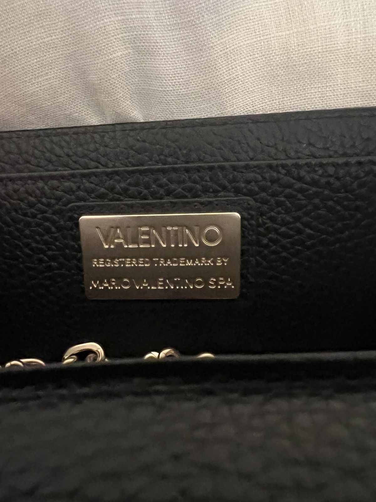 Mario Valentino Mario Valentino Leather Wallet On Chain Crossbody Chain Size ONE SIZE - 8 Thumbnail