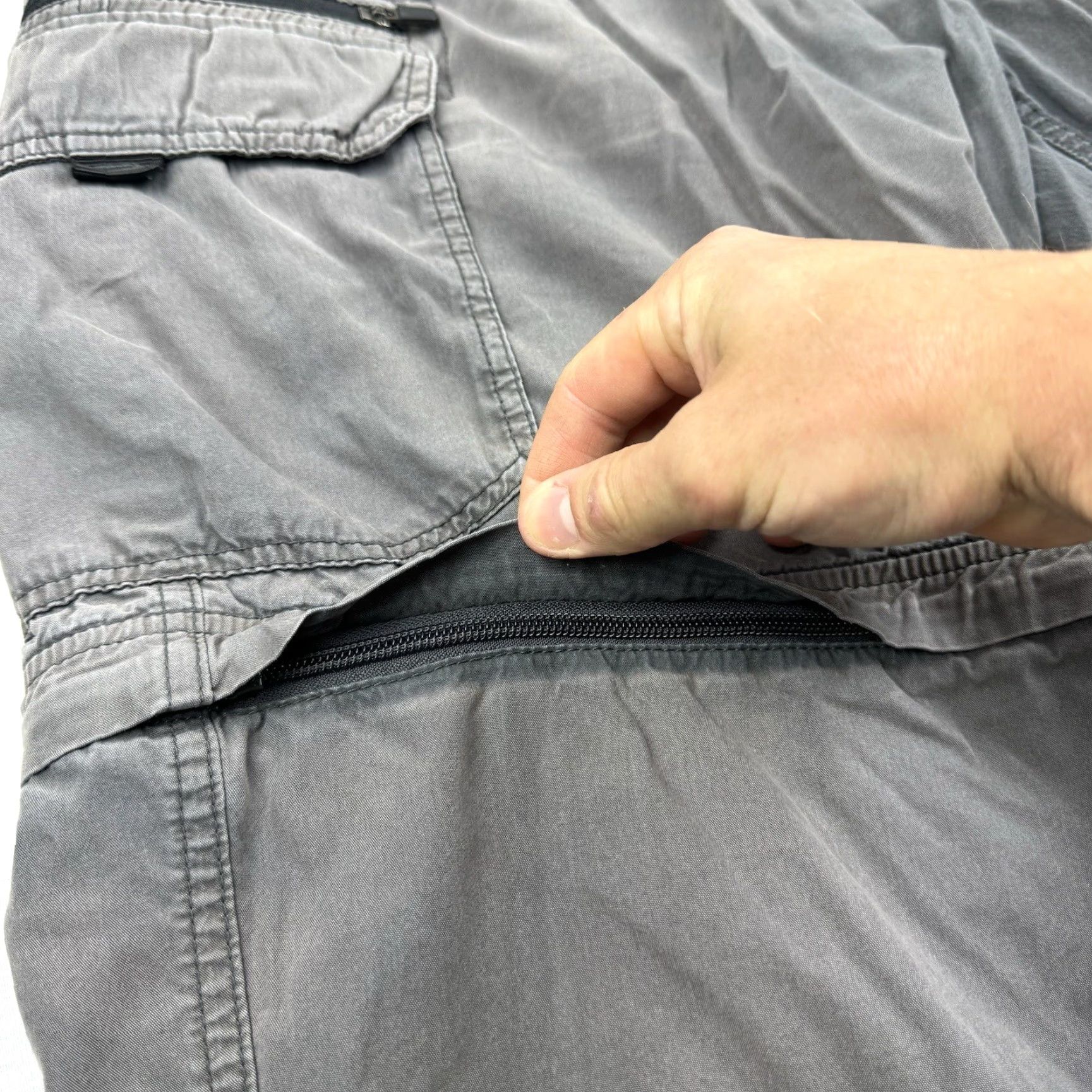 Vintage VINTAGE BC Clothing Baggy Cargo Pants Adult 32x31 Gray Pocket Grunge Y2K Hipster 90s Mens Size US 32 / EU 48 - 3 Thumbnail