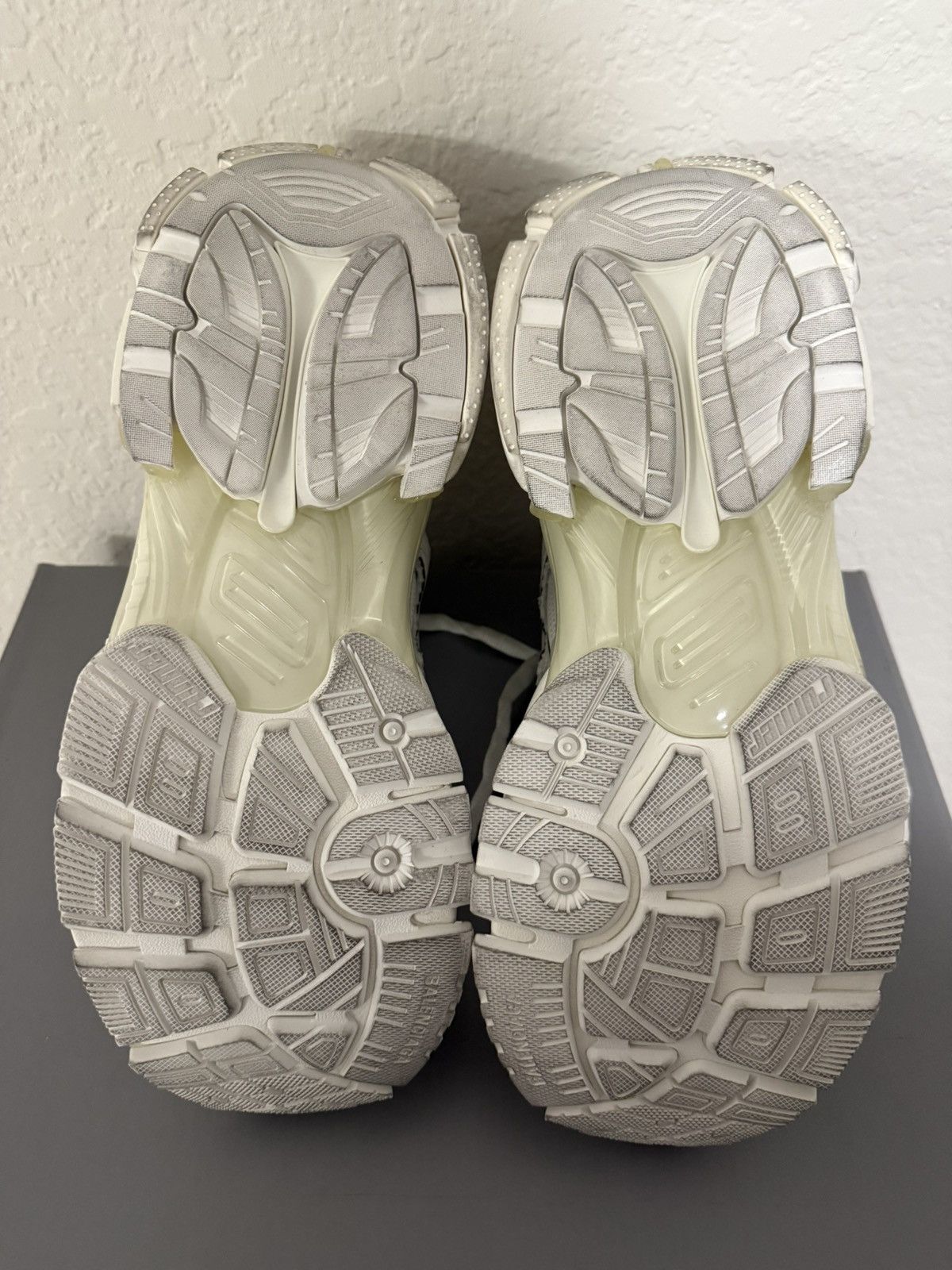 Balenciaga Balenciaga White Runner High Top Sneaker (44) Size US 11 / EU 44 - 4 Thumbnail