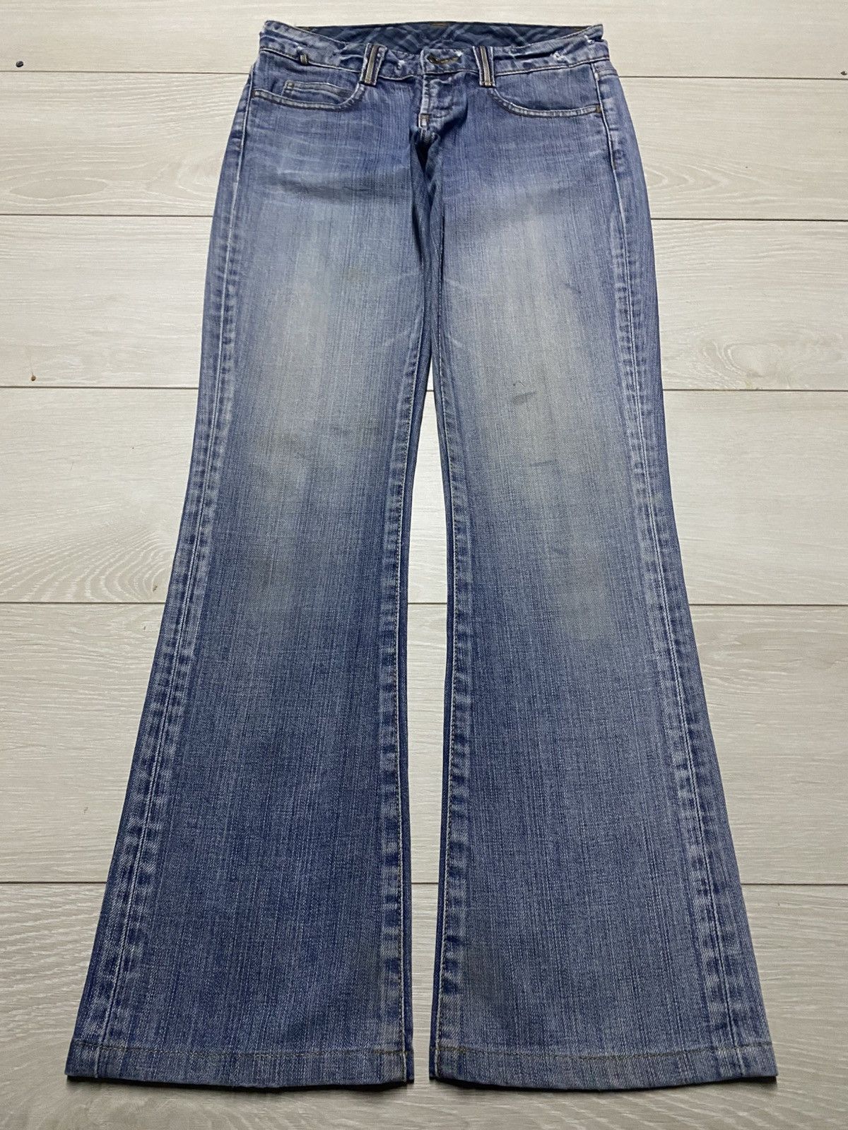 Burberry Vintage Burberry Blue Label Faded Wash Flare Woman Jeans Size US 28 / EU 44 - 1 Thumbnail