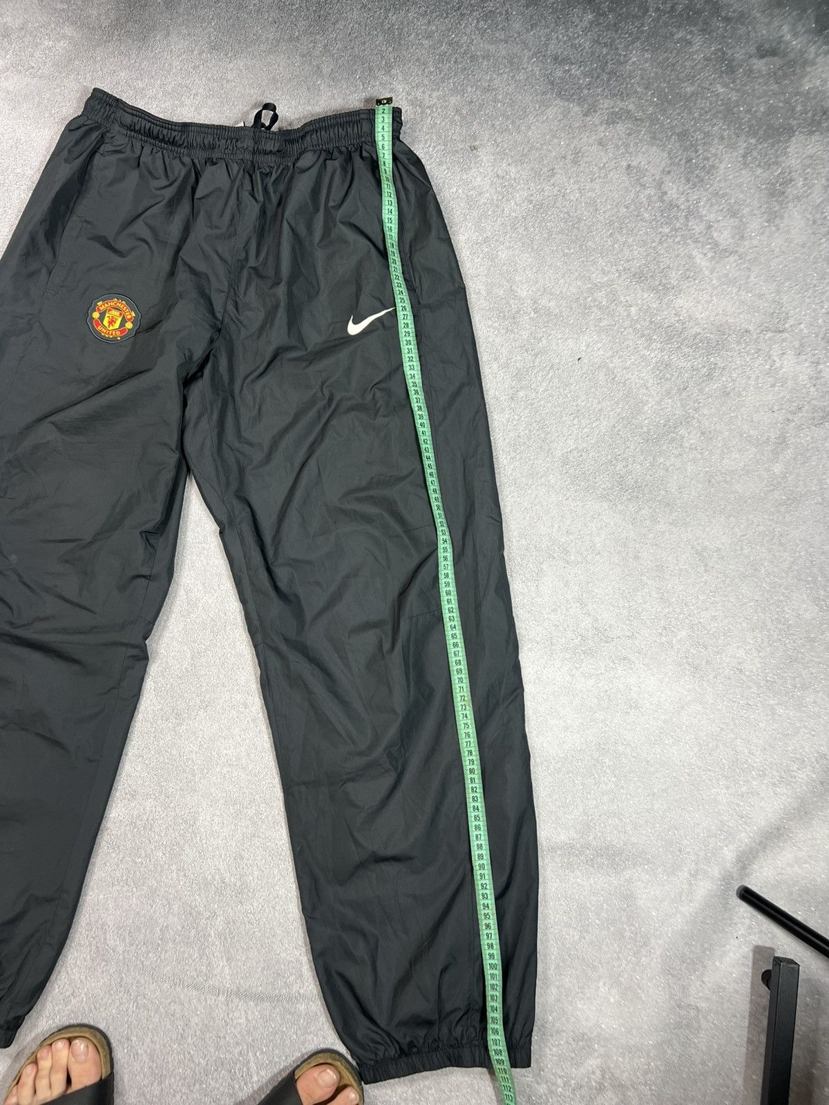 Nike 🖤 OOs Nike Vintage Manchester United Nylon Baggy Drill Pants Size US 36 / EU 52 - 9 Thumbnail
