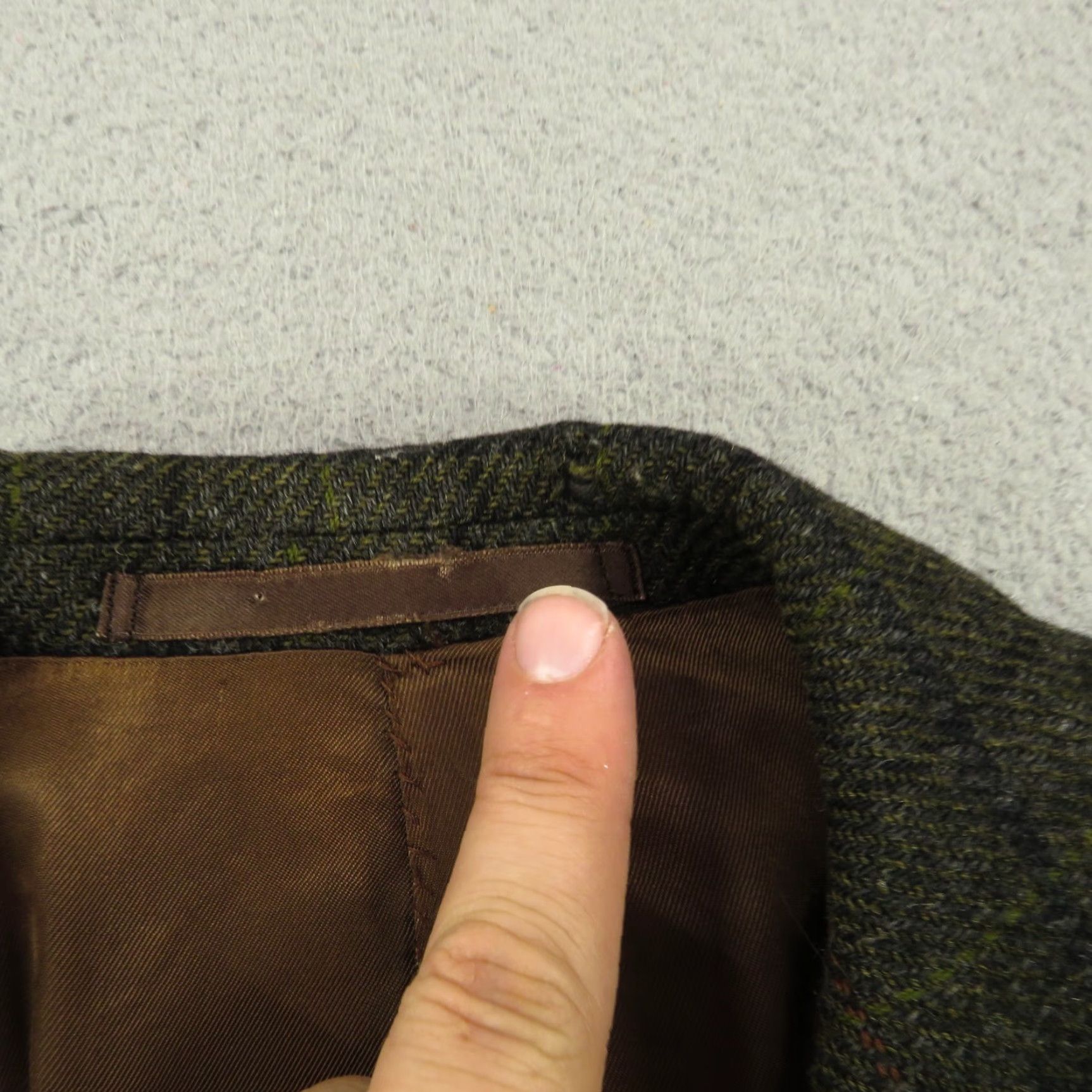 Olive VINTAGE Roberts of Selkirk Sport Coat 44R Olive Green Wool Plaid Scottish Tweed Blazer Mens Jacket Cardigan? Size 44R - 5 Thumbnail